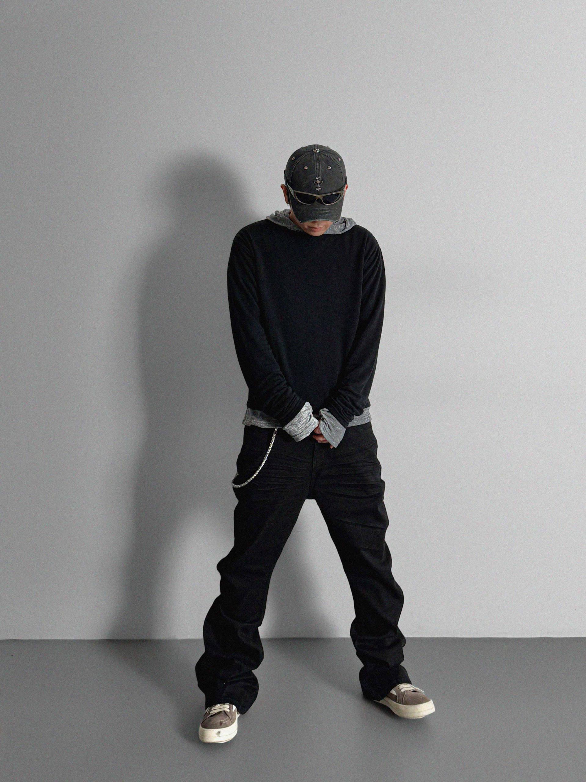 Dark embo sagging flare black jeans