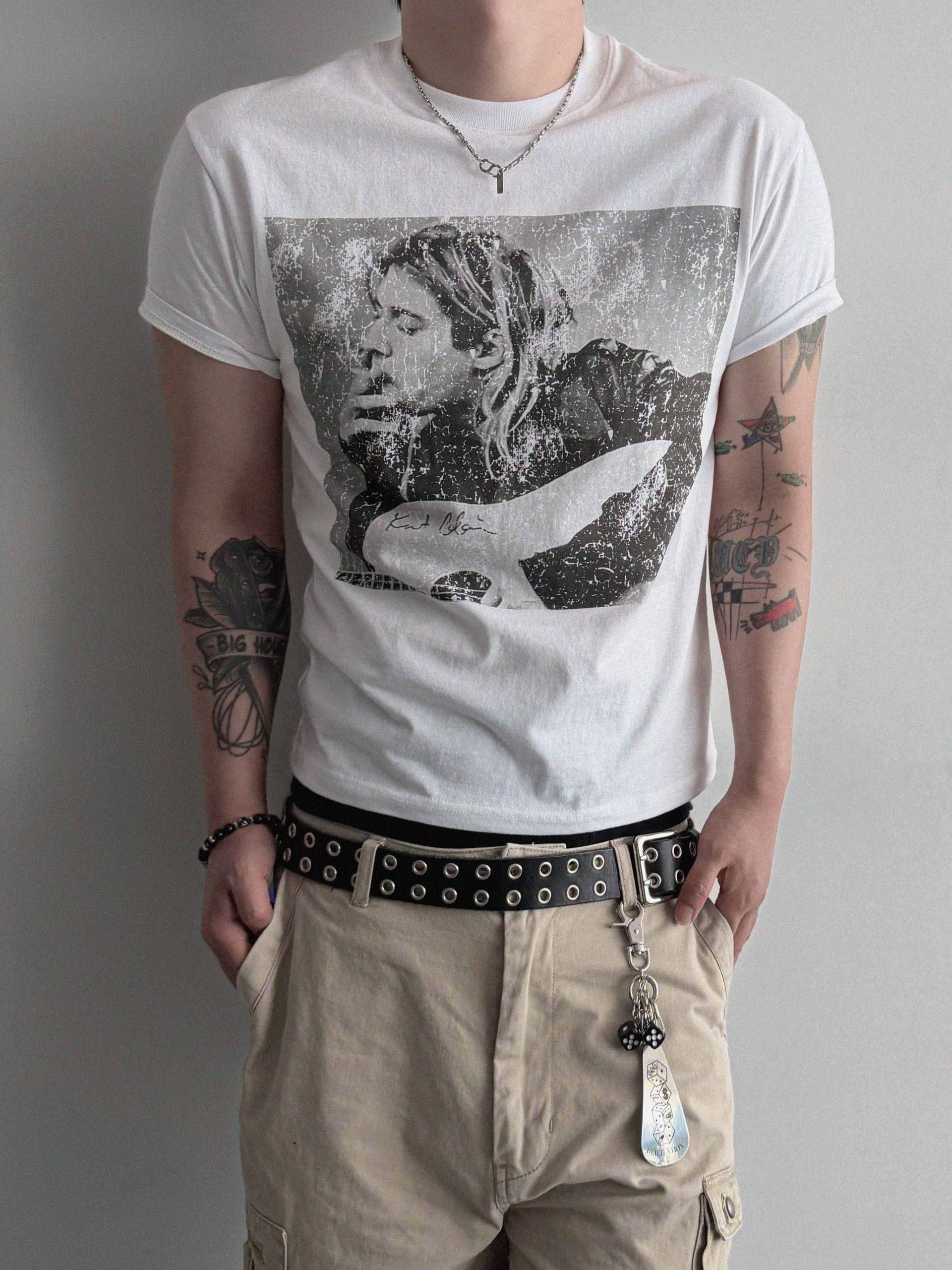 Cut printed muscle half t