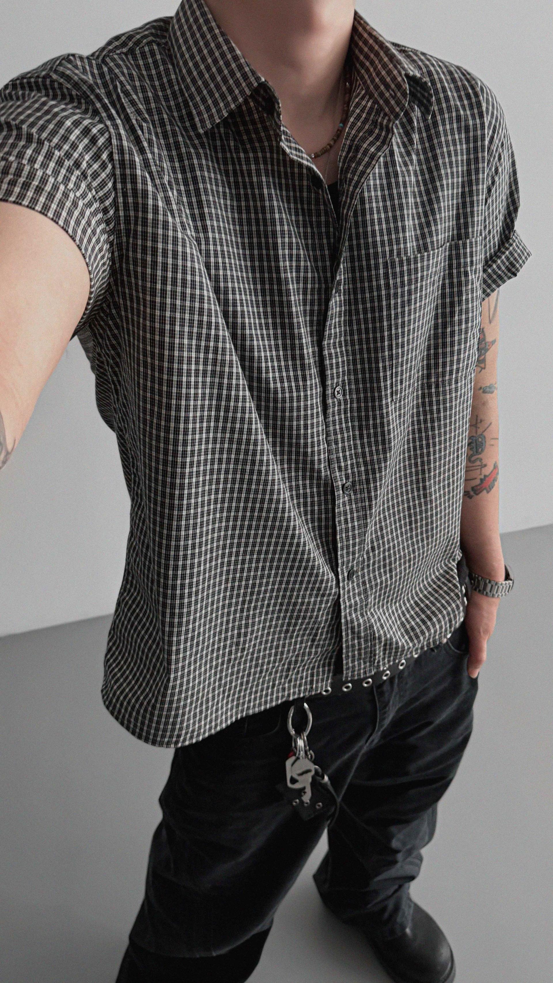 Grid check crop half shirt