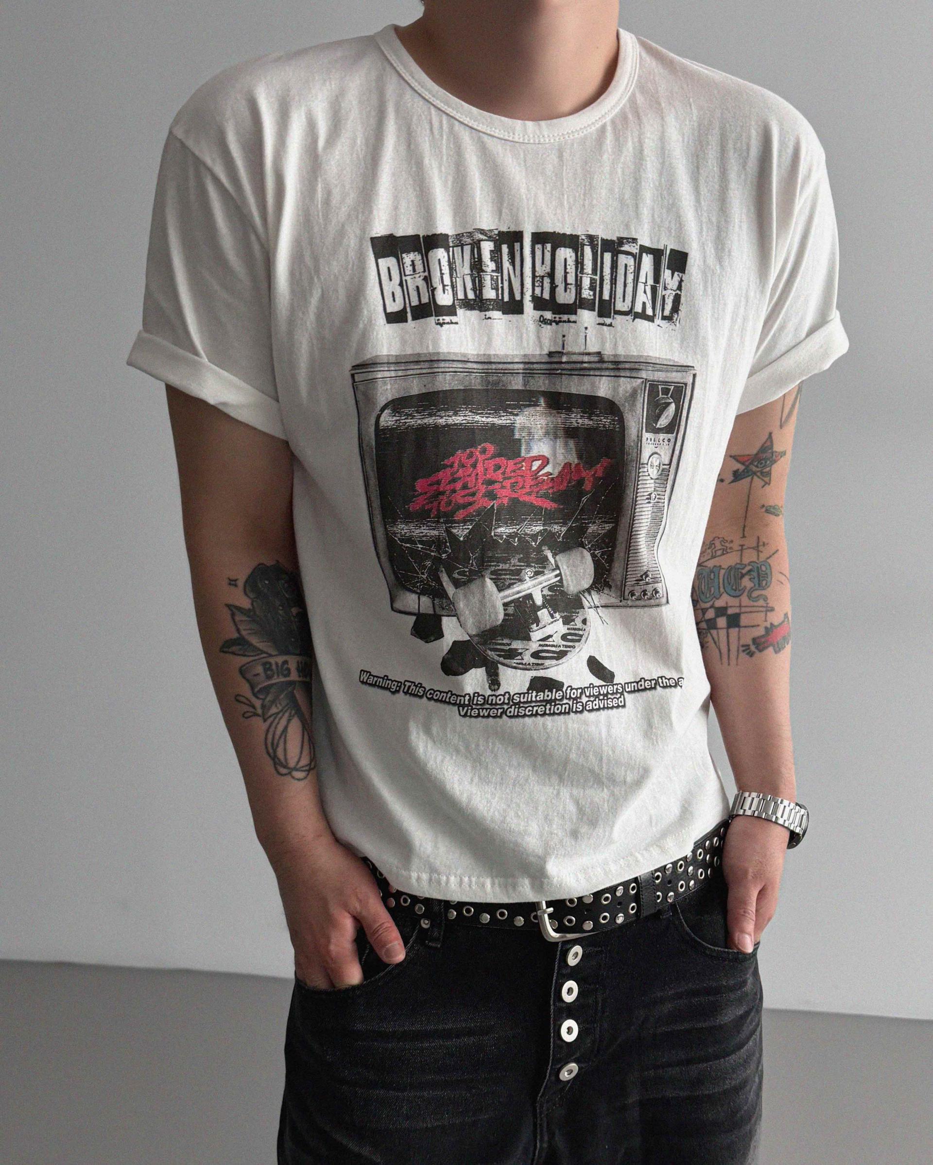 Broken crop half t