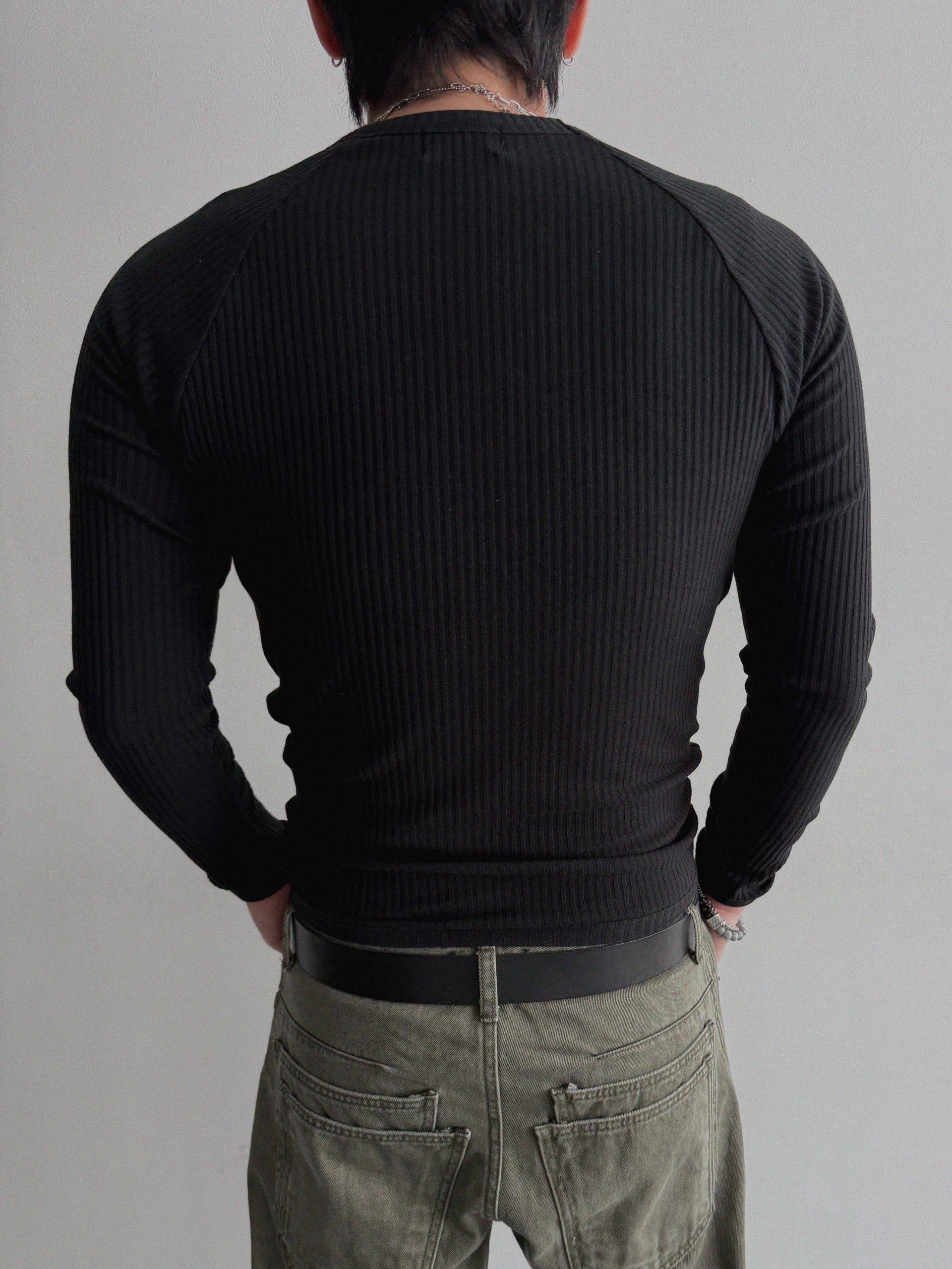 Solid ribbed raglan muscle t