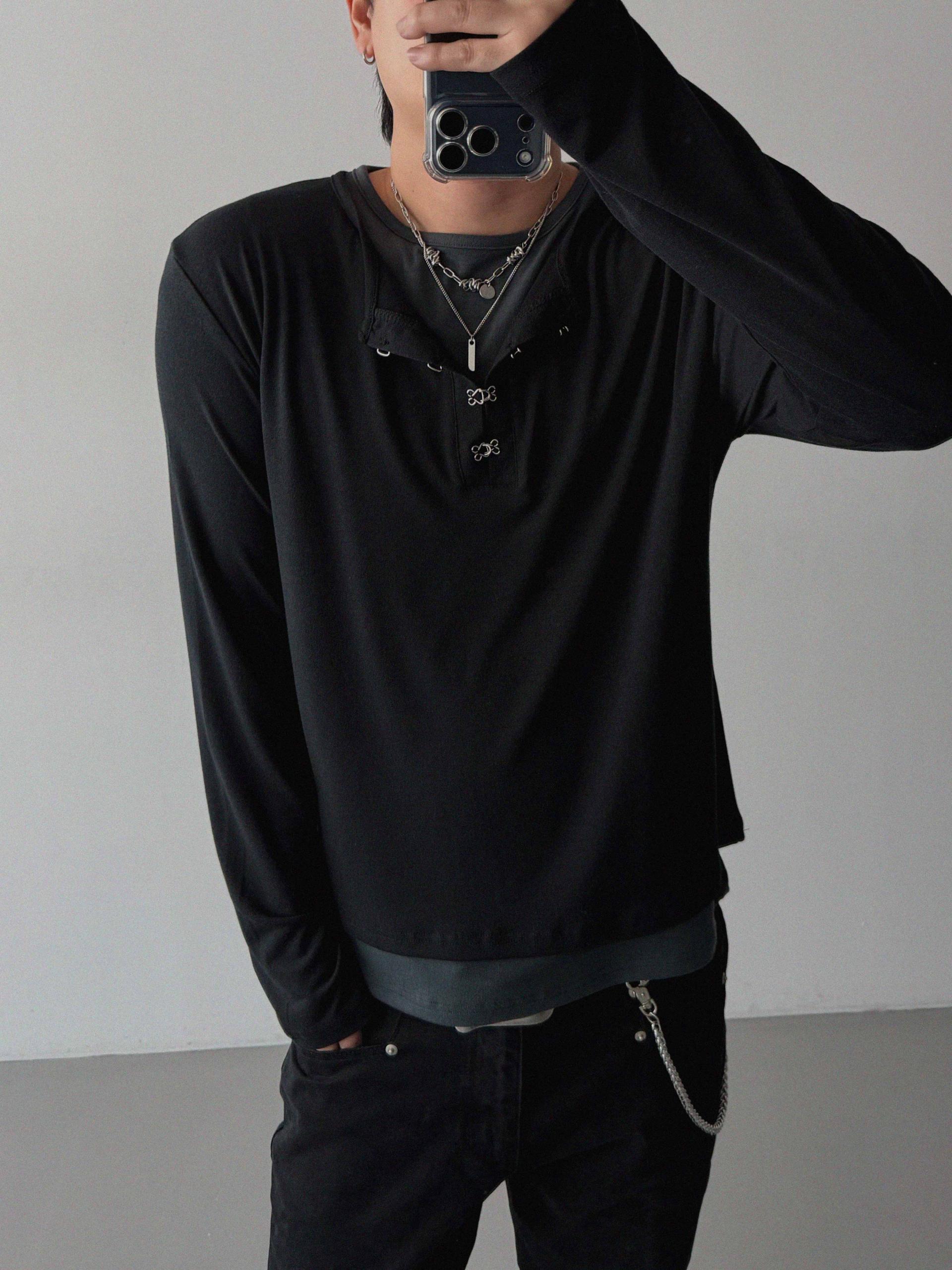 Buckle henley neck layered crop t