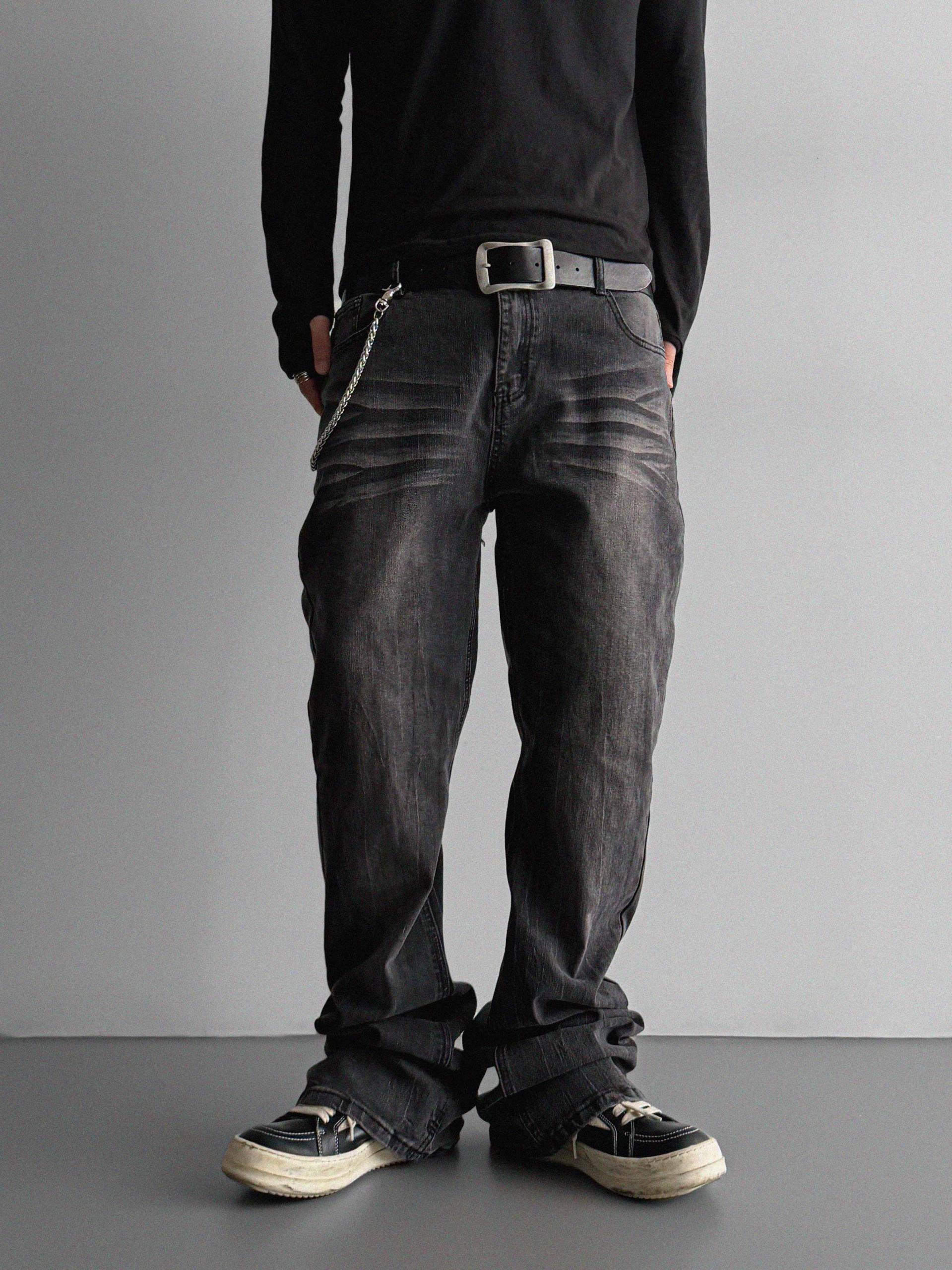 Slack sagging flare black jean