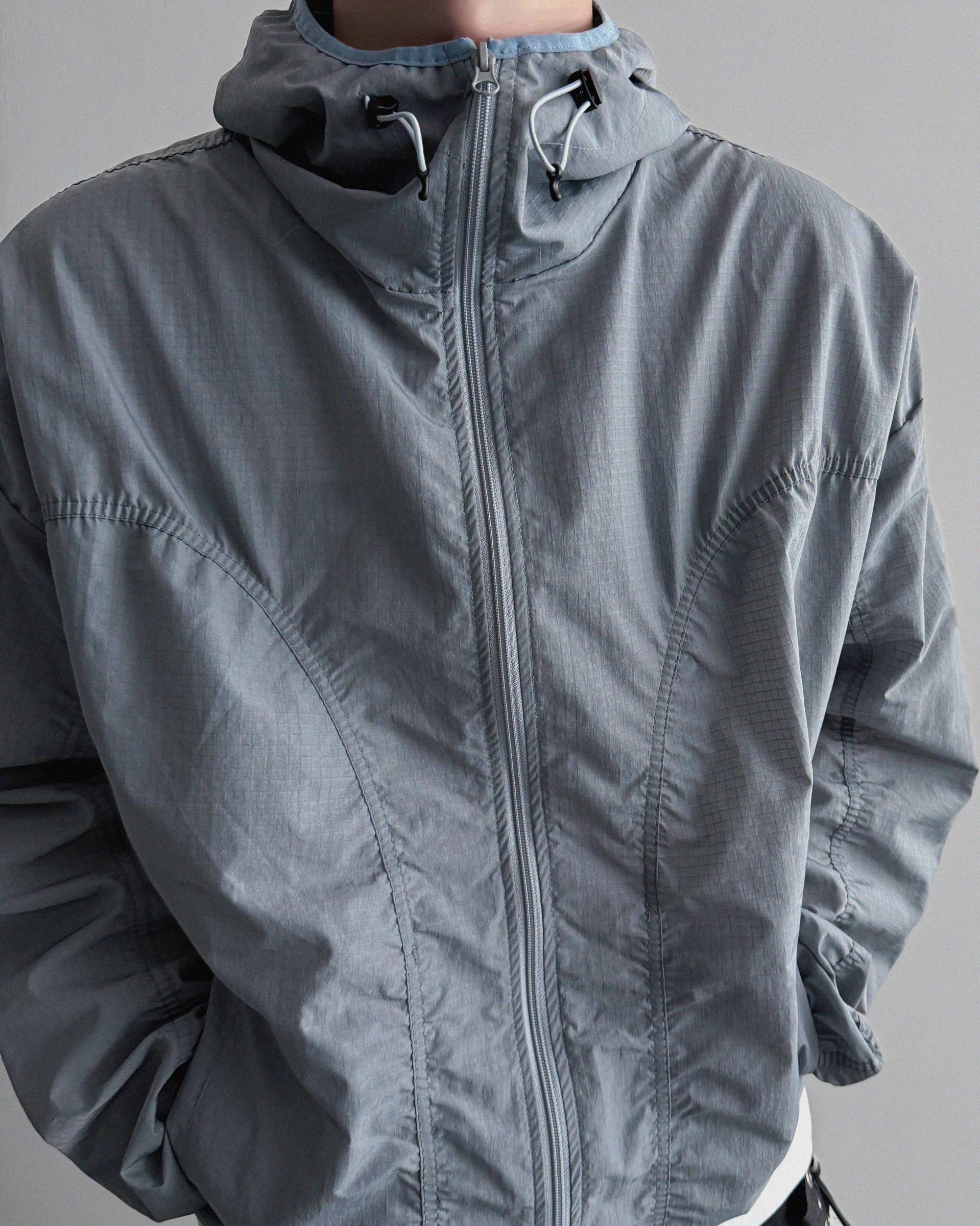 Core shirring waterproof hooded jacket