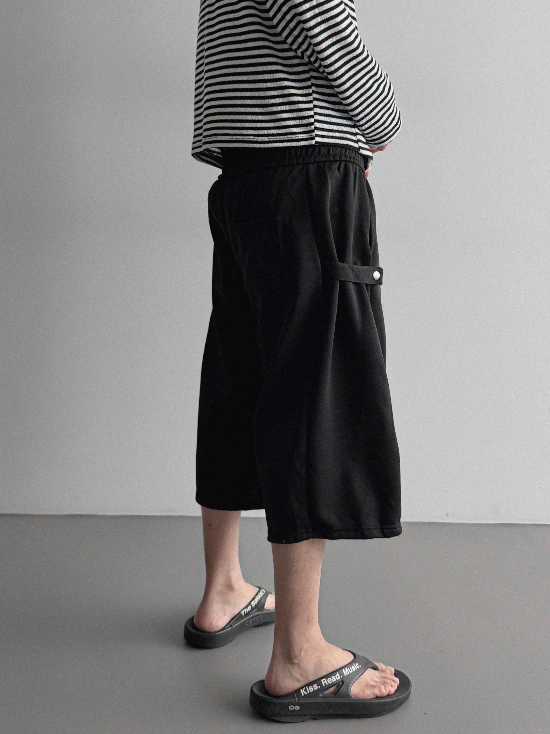 Side snap bermuda sweat pants