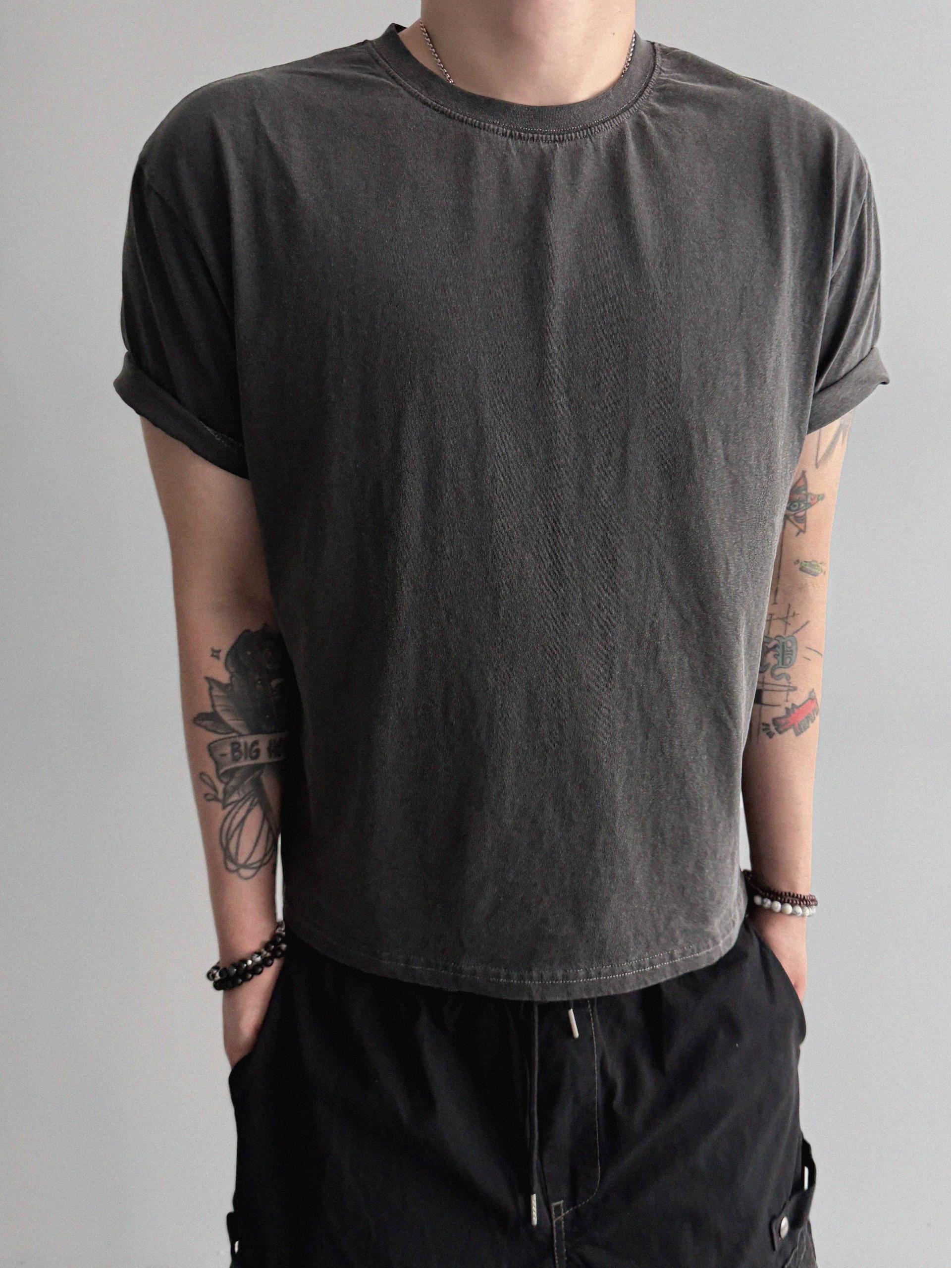 Fade pigment crop half t