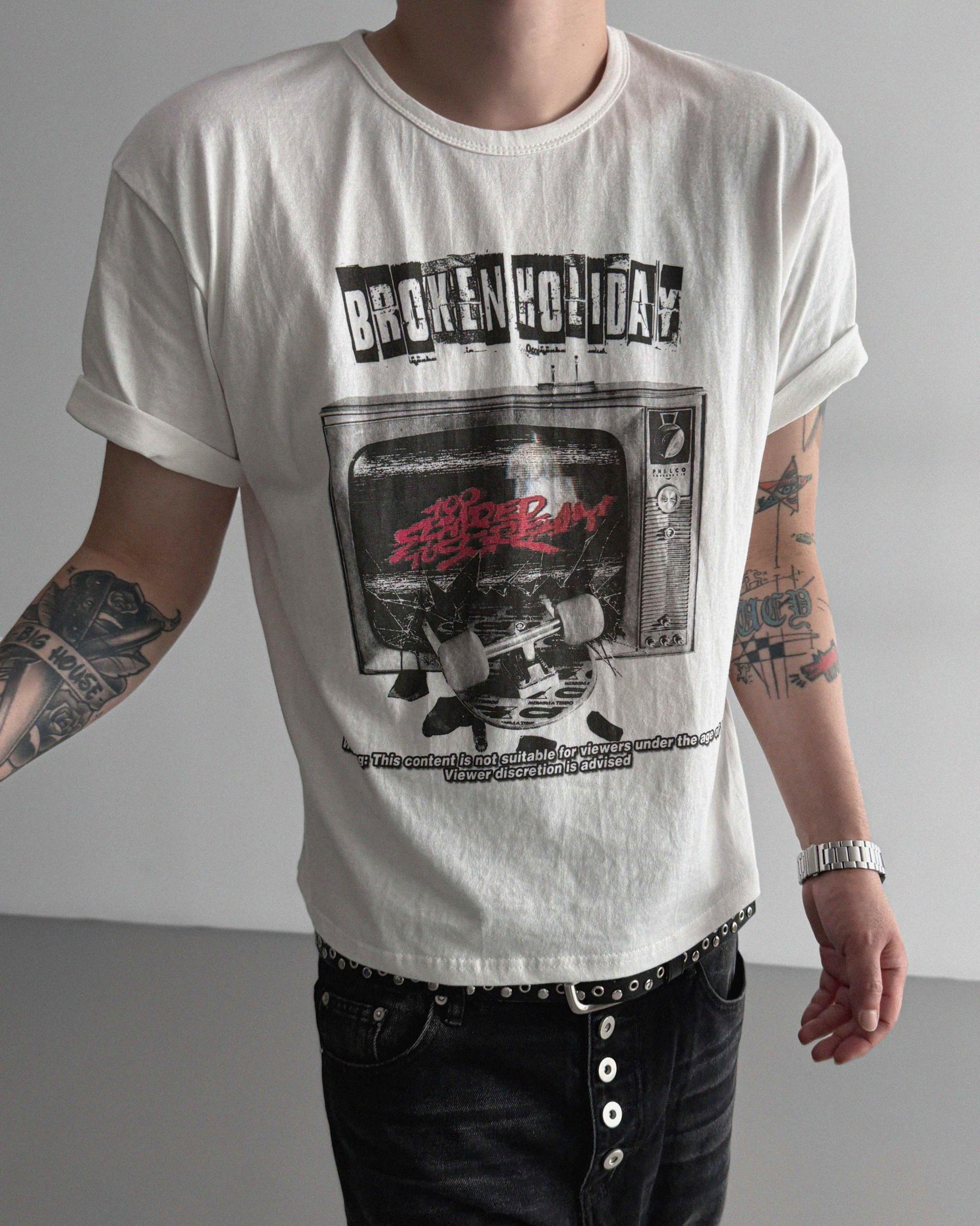 Broken crop half t