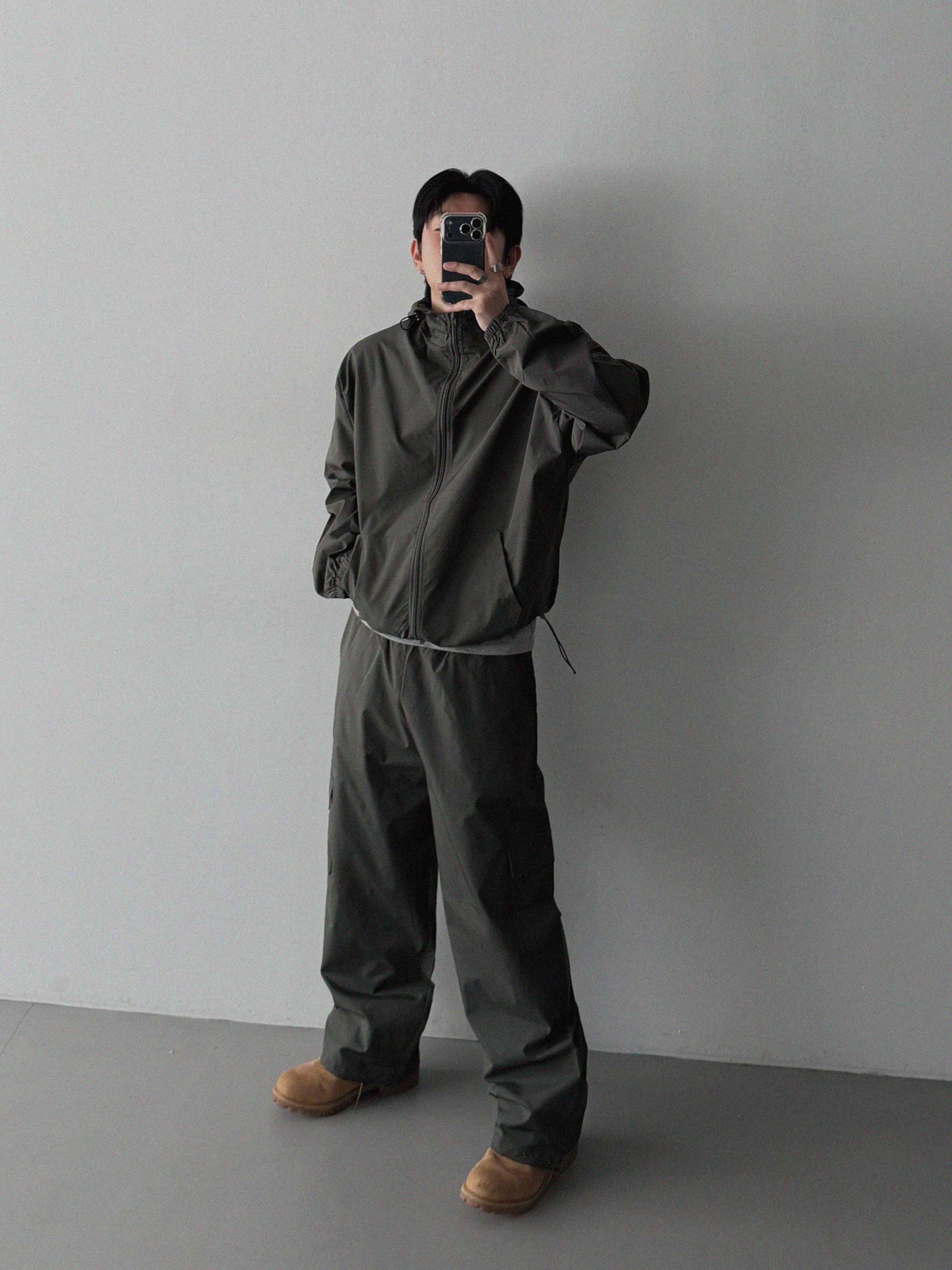 Space set-up [Wind breaker & Cargo pants]
