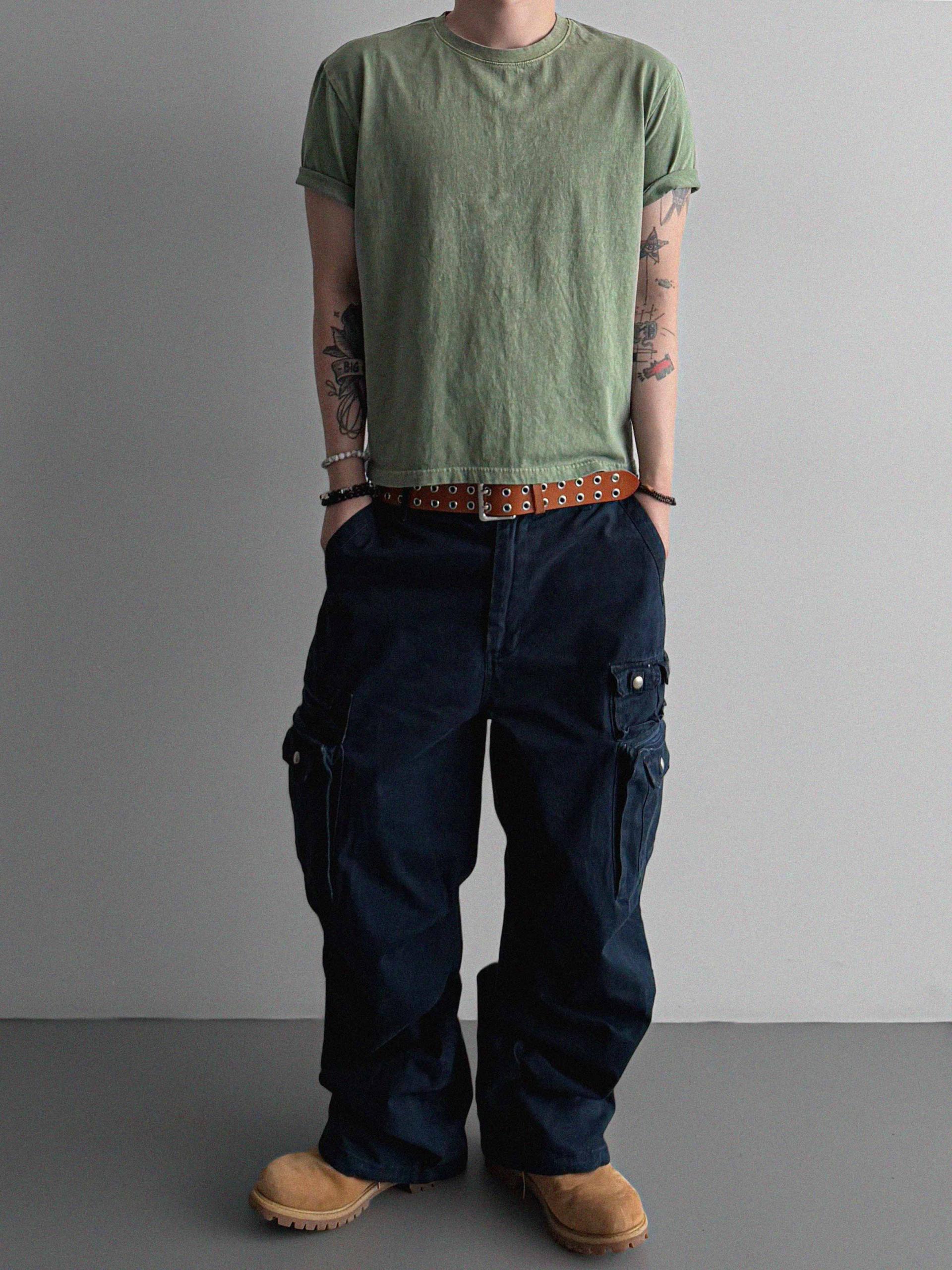 Fade pigment crop half t