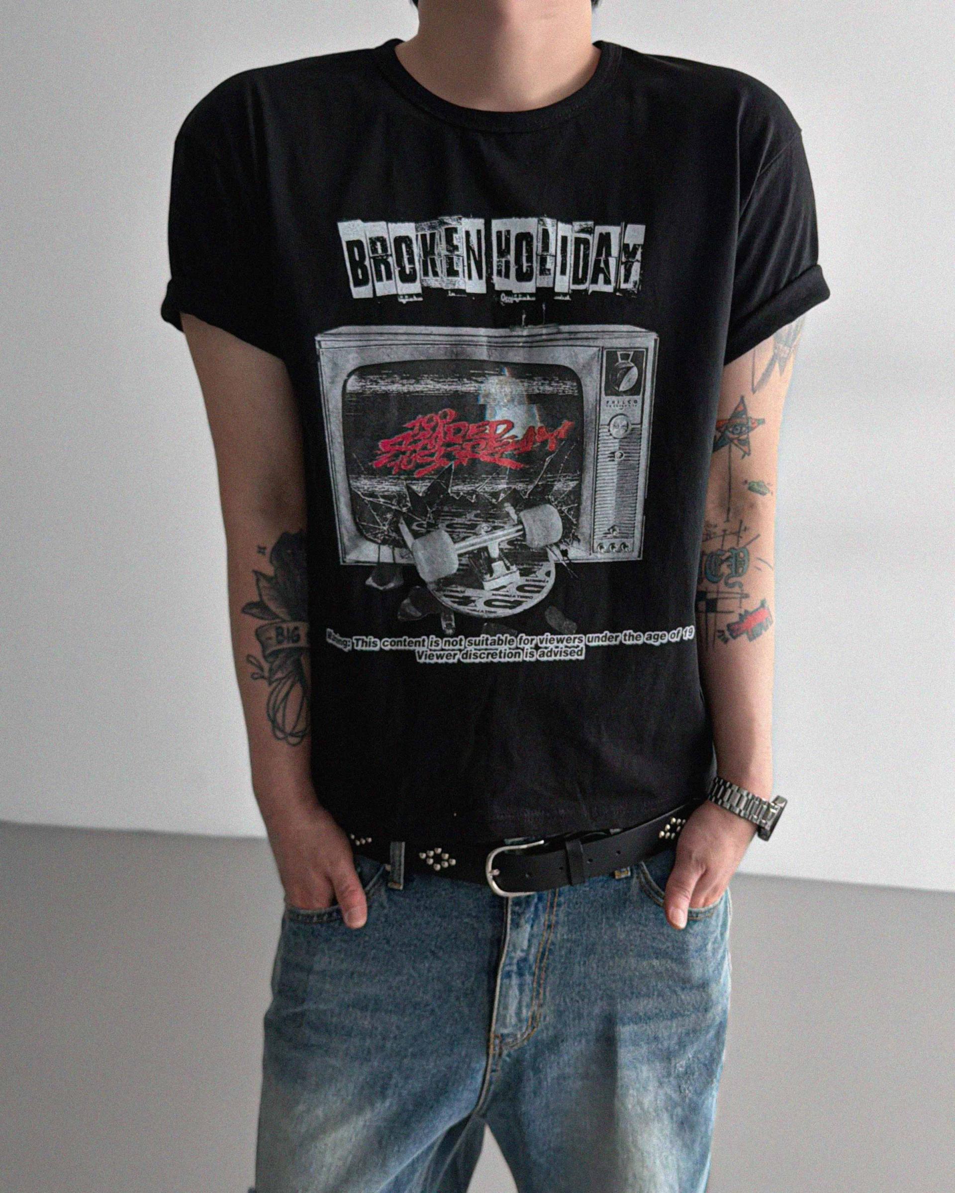 Broken crop half t