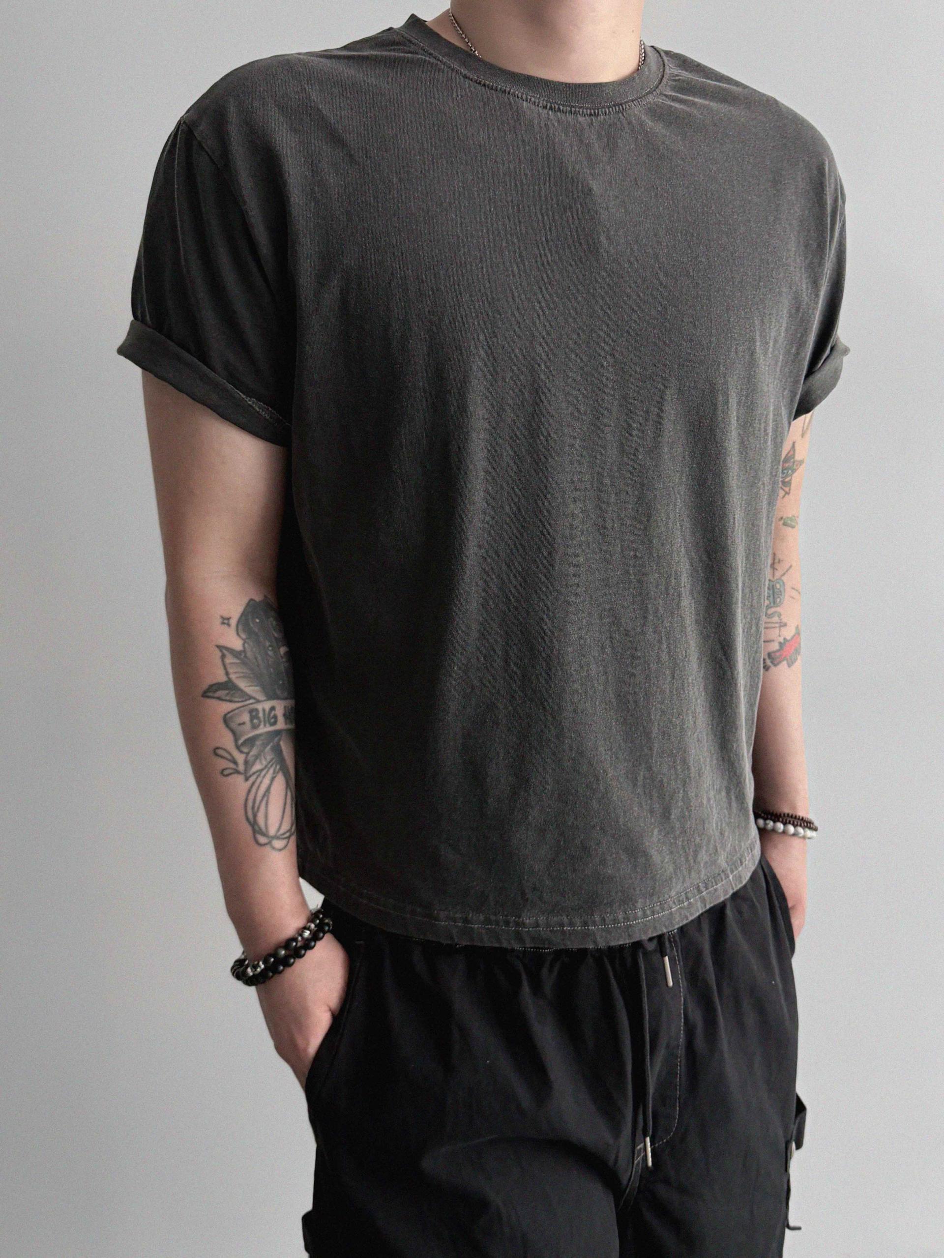 Fade pigment crop half t