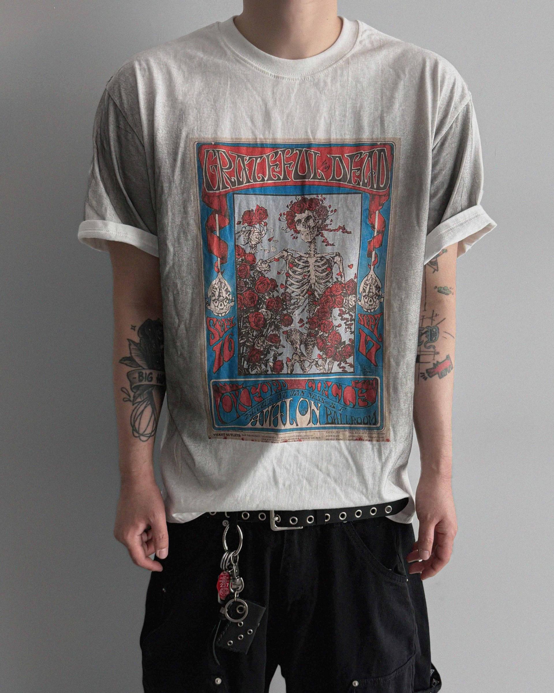 Skull dirty over half t