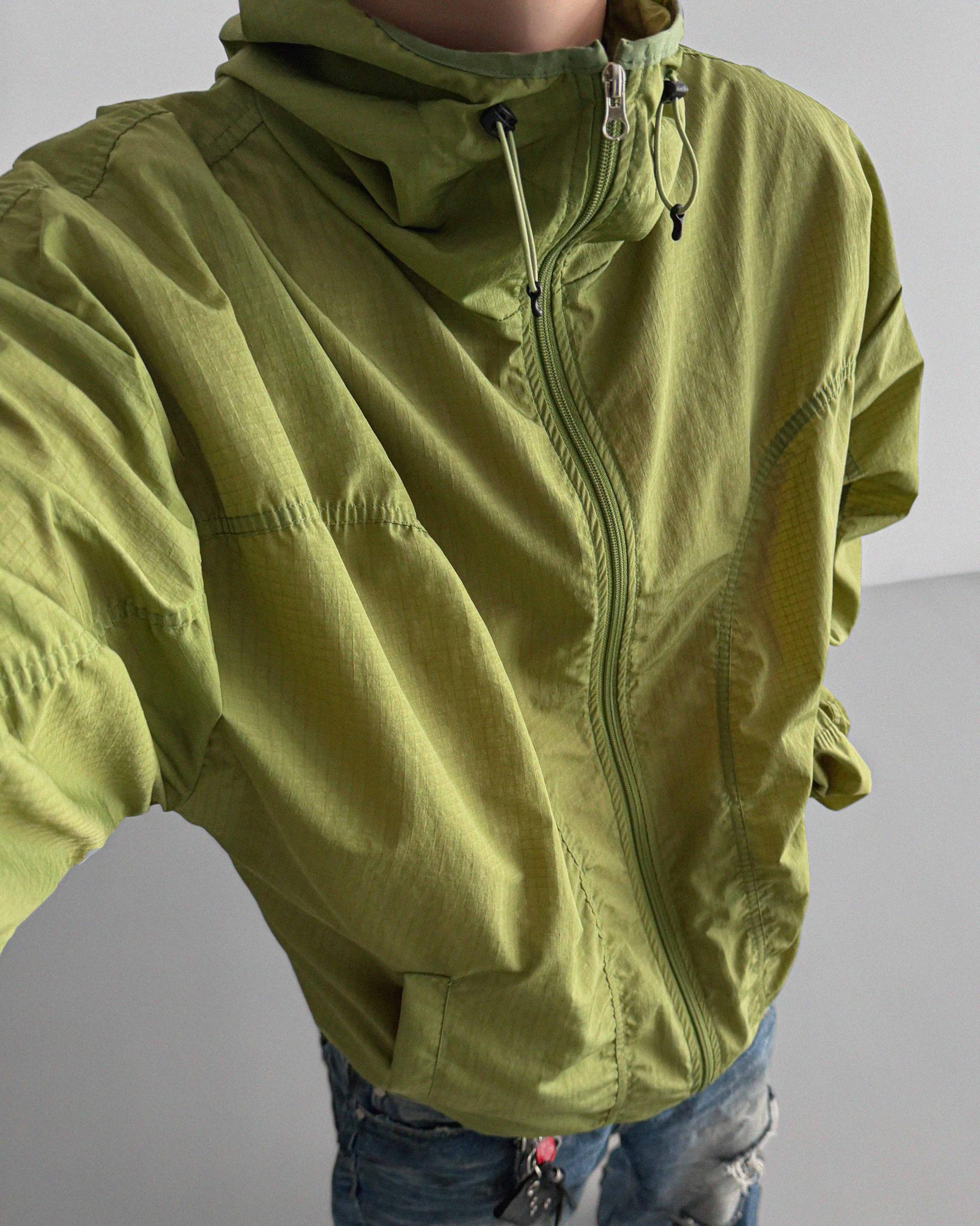 Core shirring waterproof hooded jacket