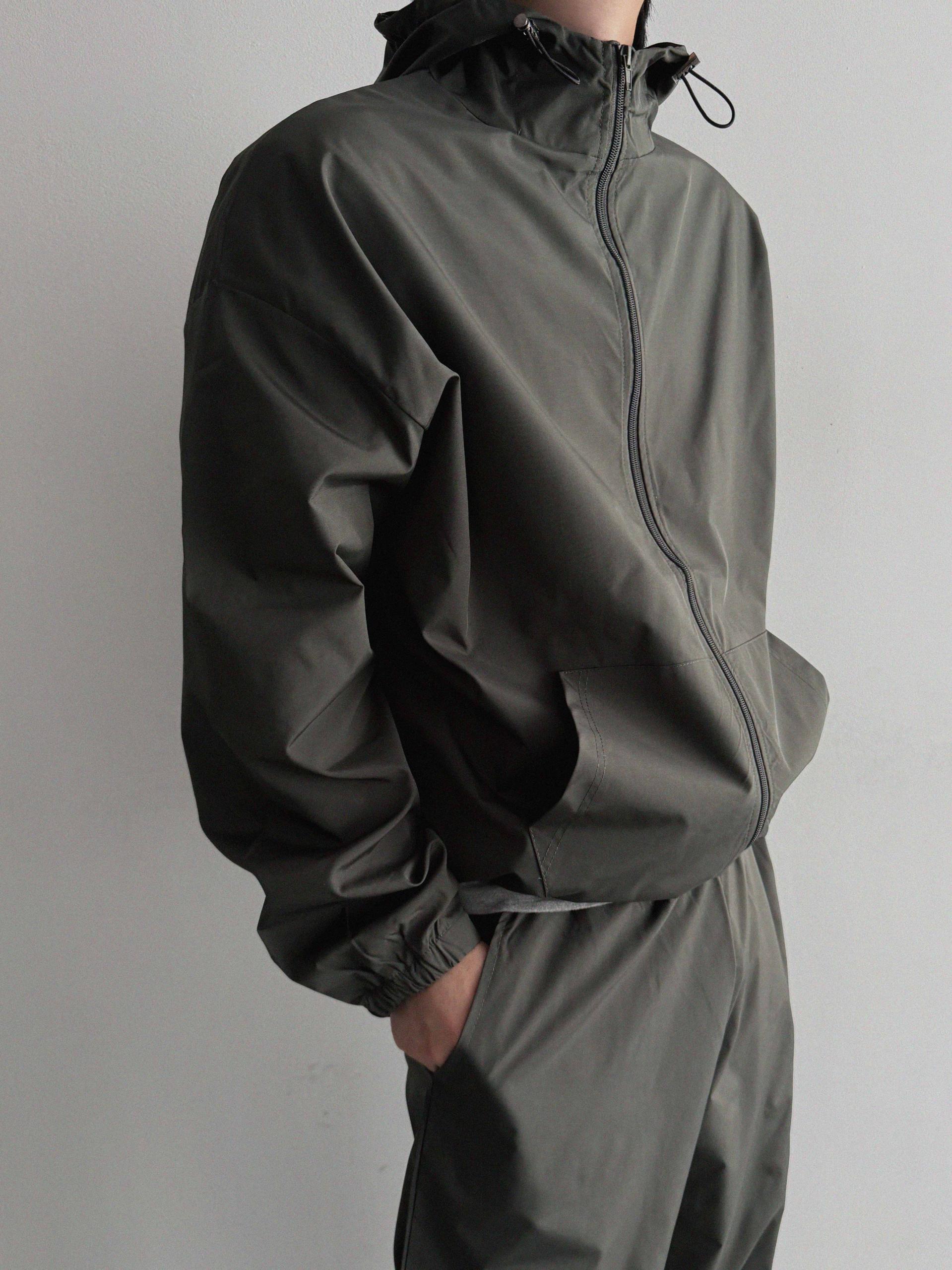 Space set-up [Wind breaker & Cargo pants]