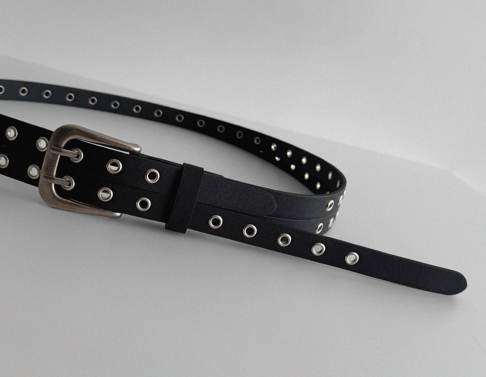 Dual eyelet long belt