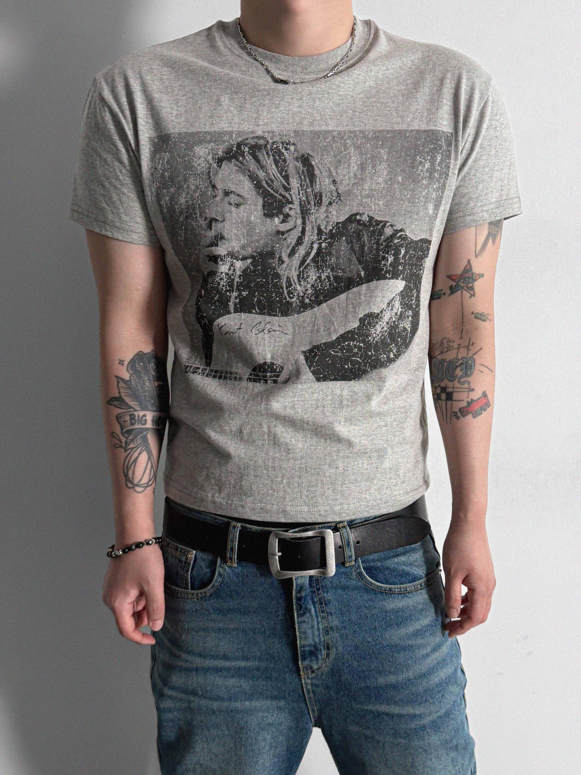 Cut printed muscle half t