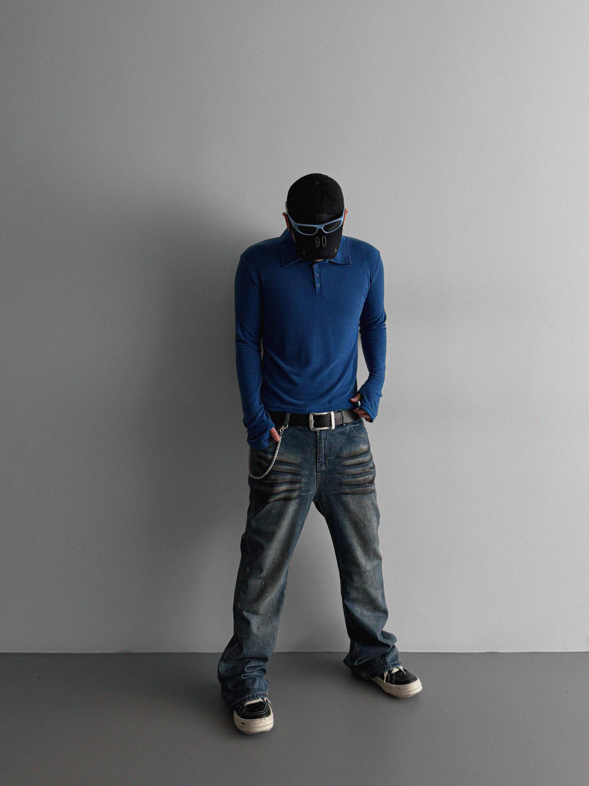 Dirty washed sagging flare jeans