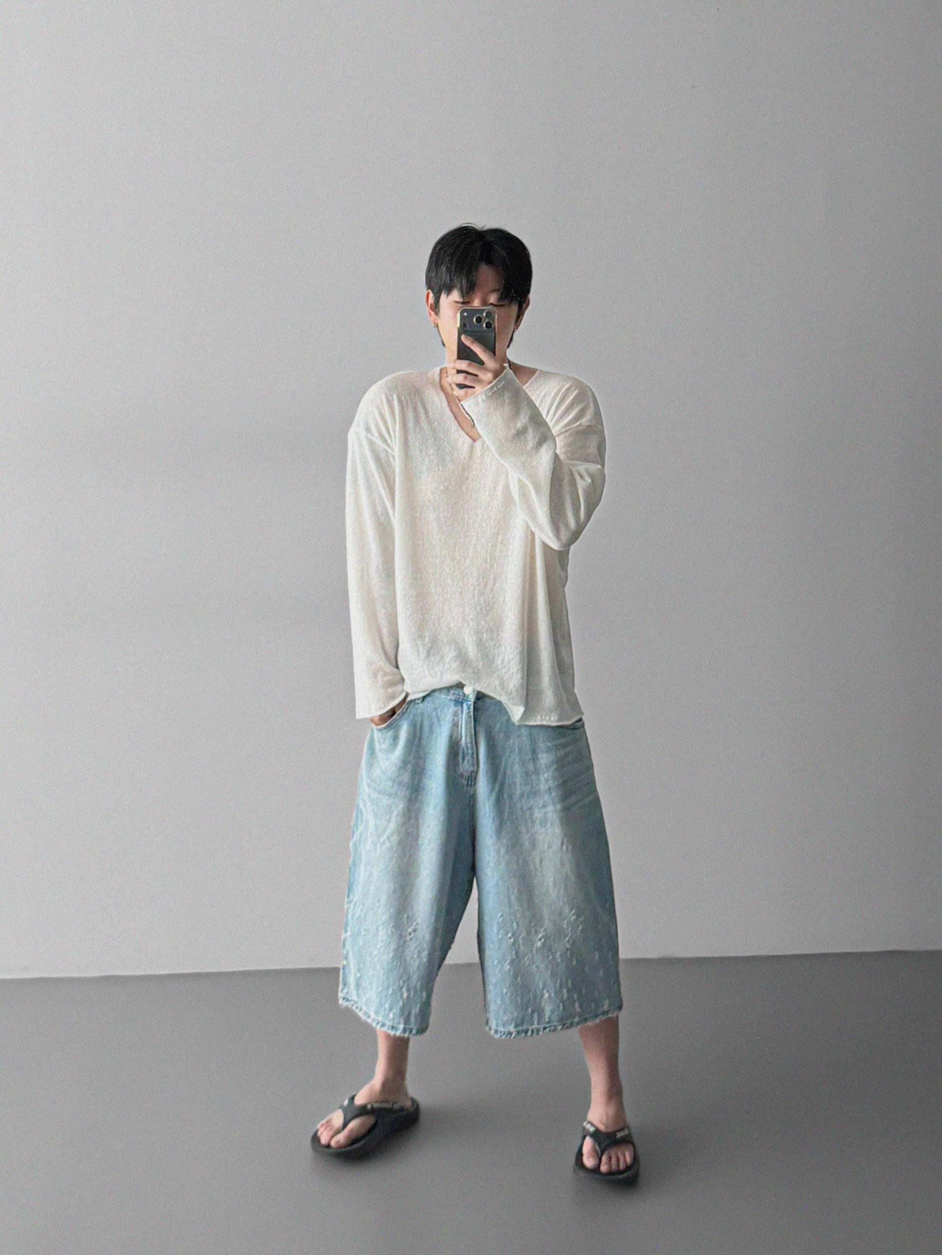 Linen v neck cut out knit