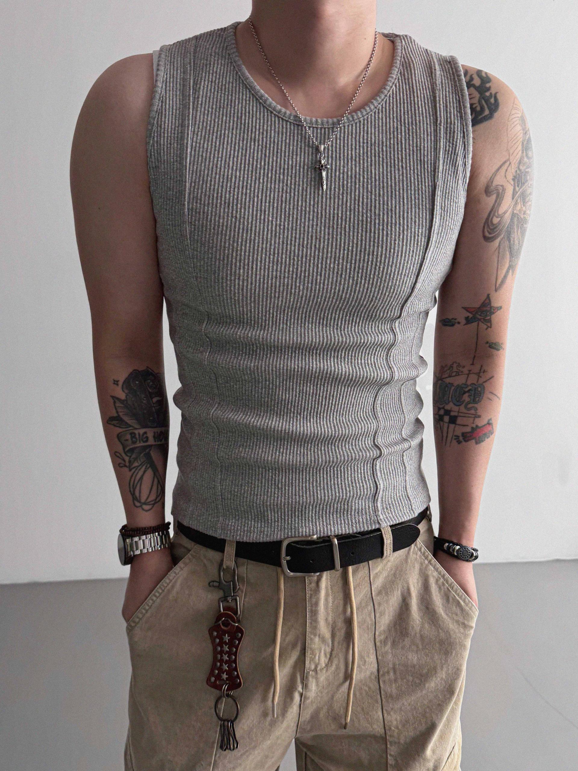 Incision ribbed slim sleeveless