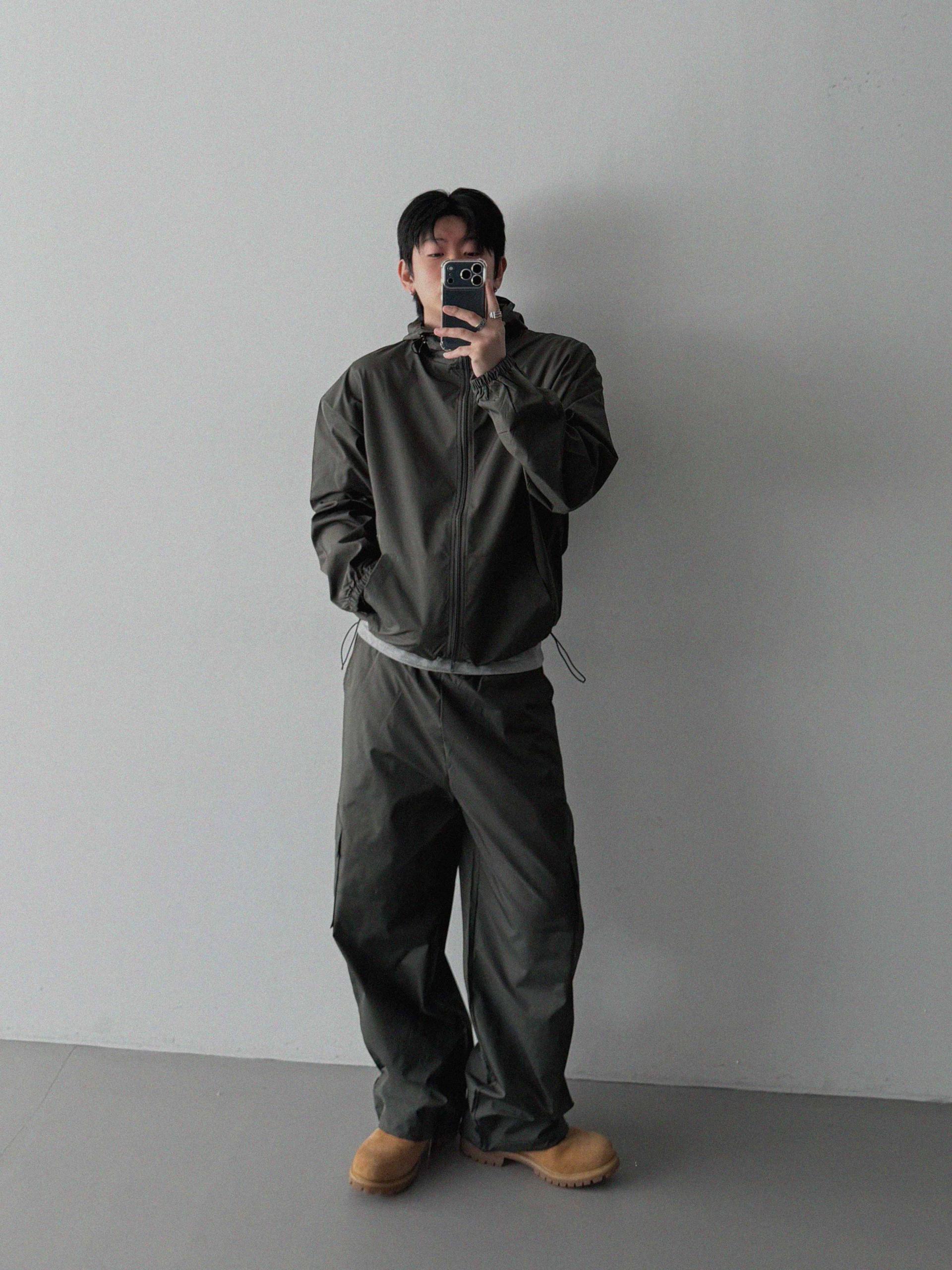 Space set-up [Wind breaker & Cargo pants]