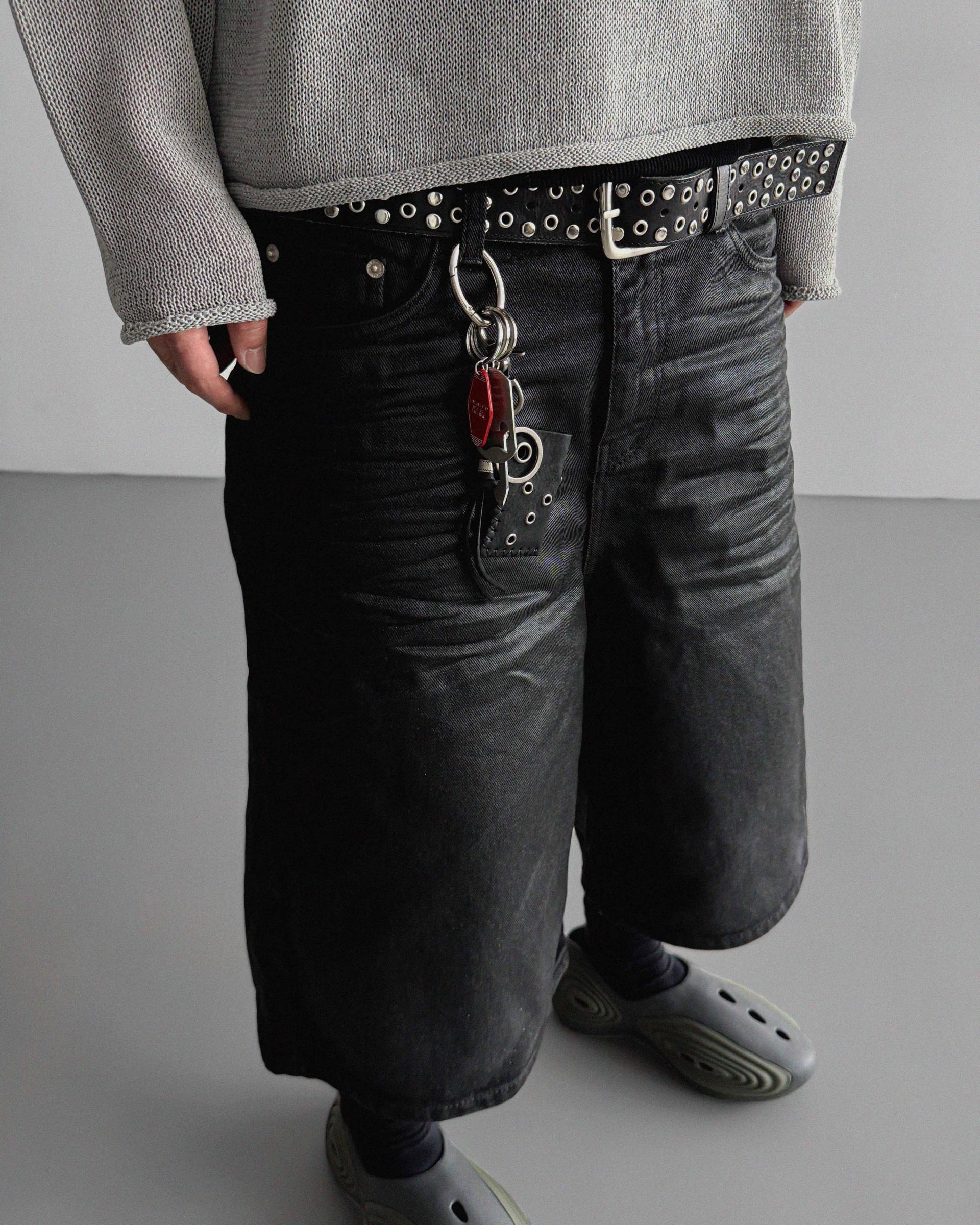 Embo-coated bermuda pants