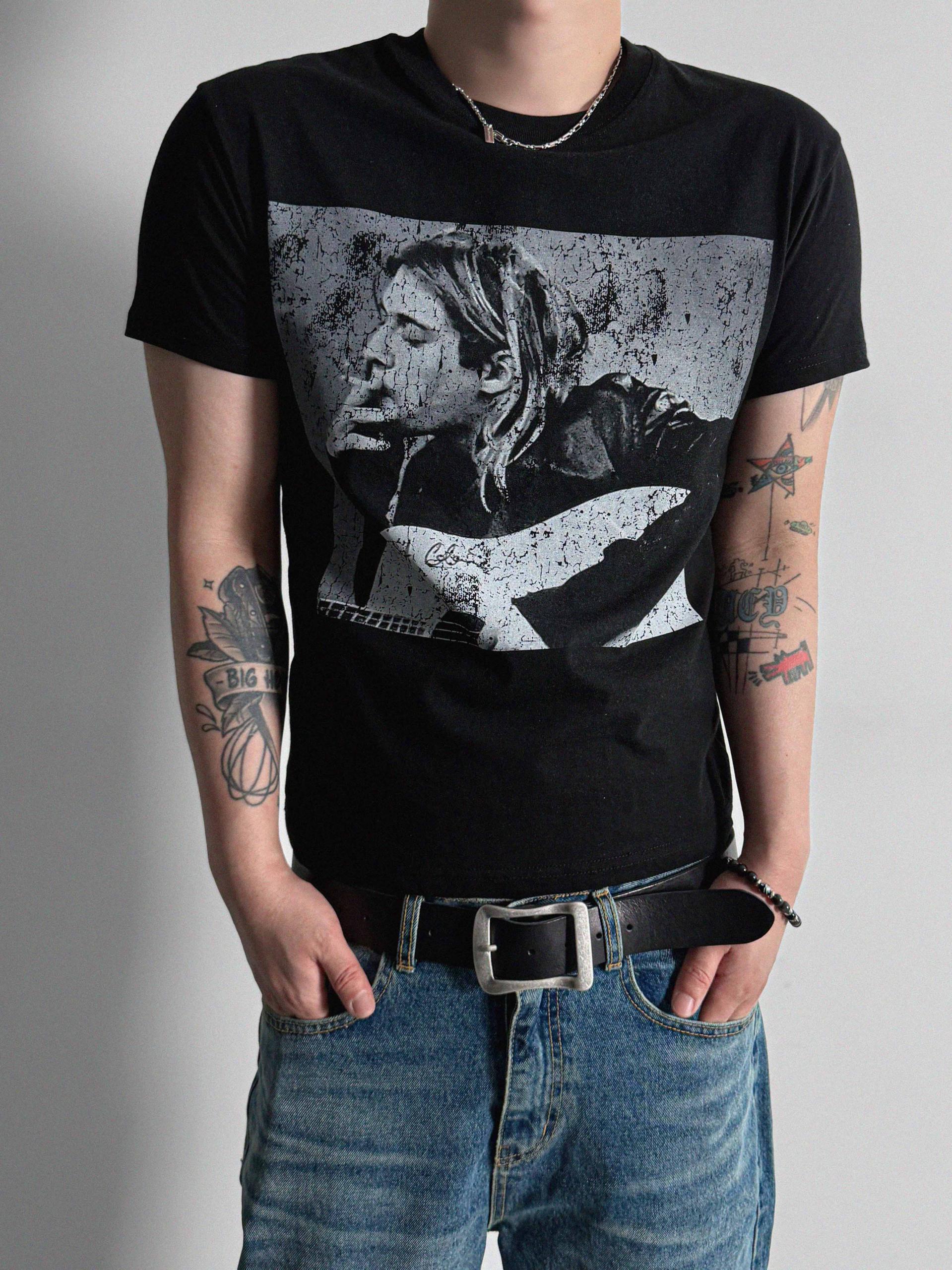 Cut printed muscle half t