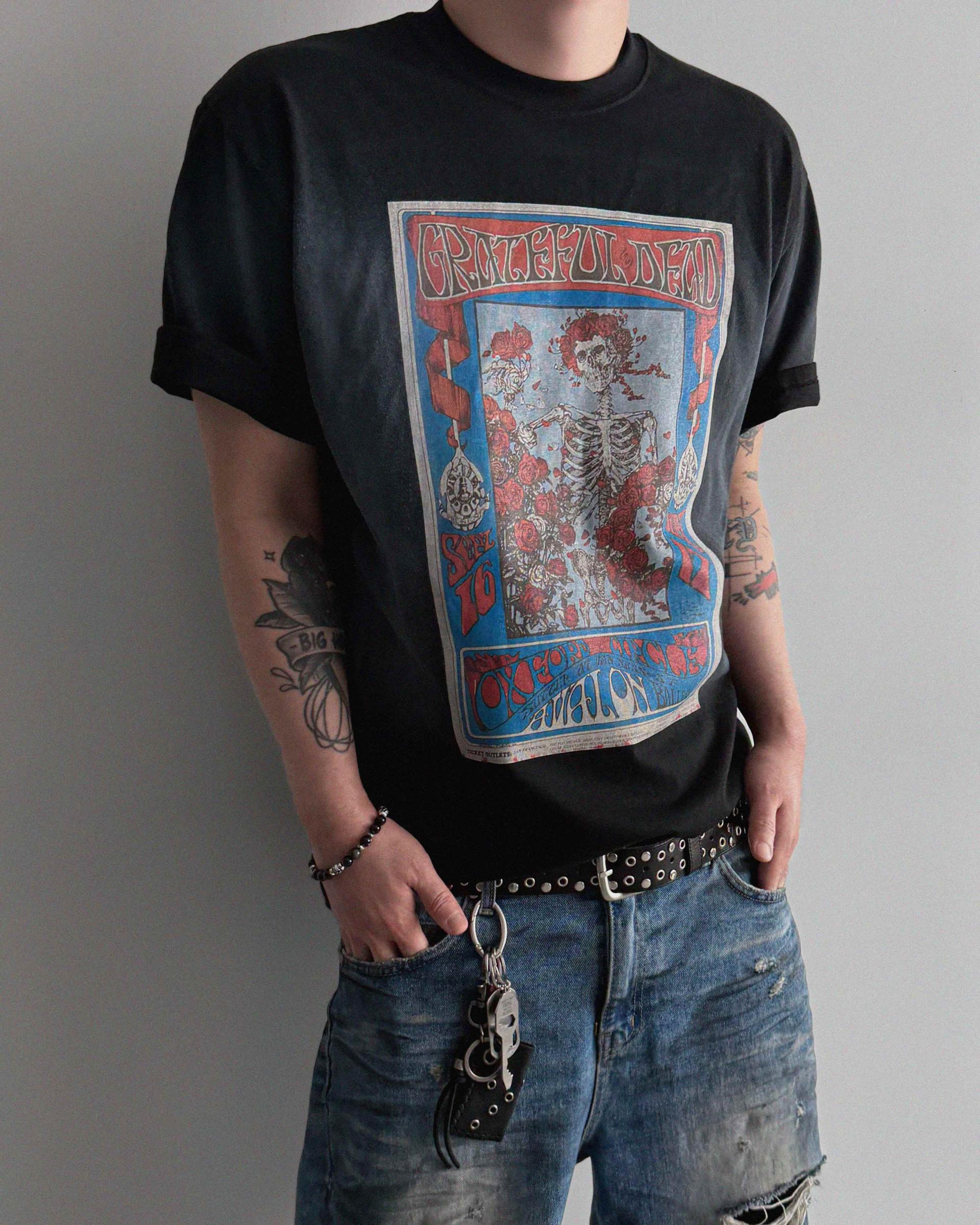 Skull dirty over half t