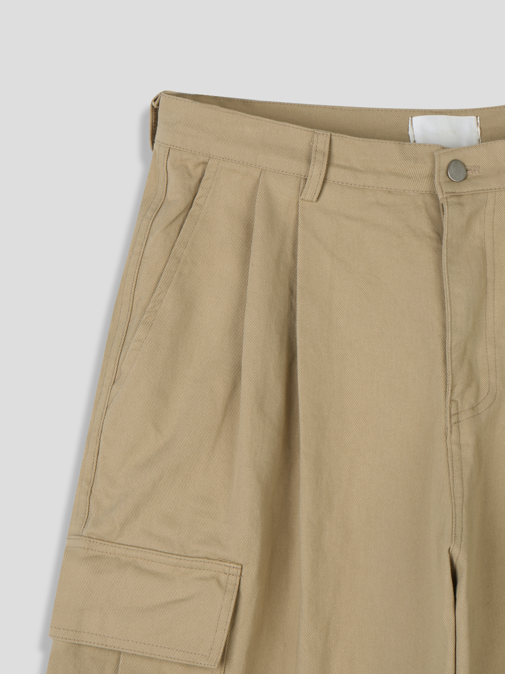 Pintuck bermuda cargo pants