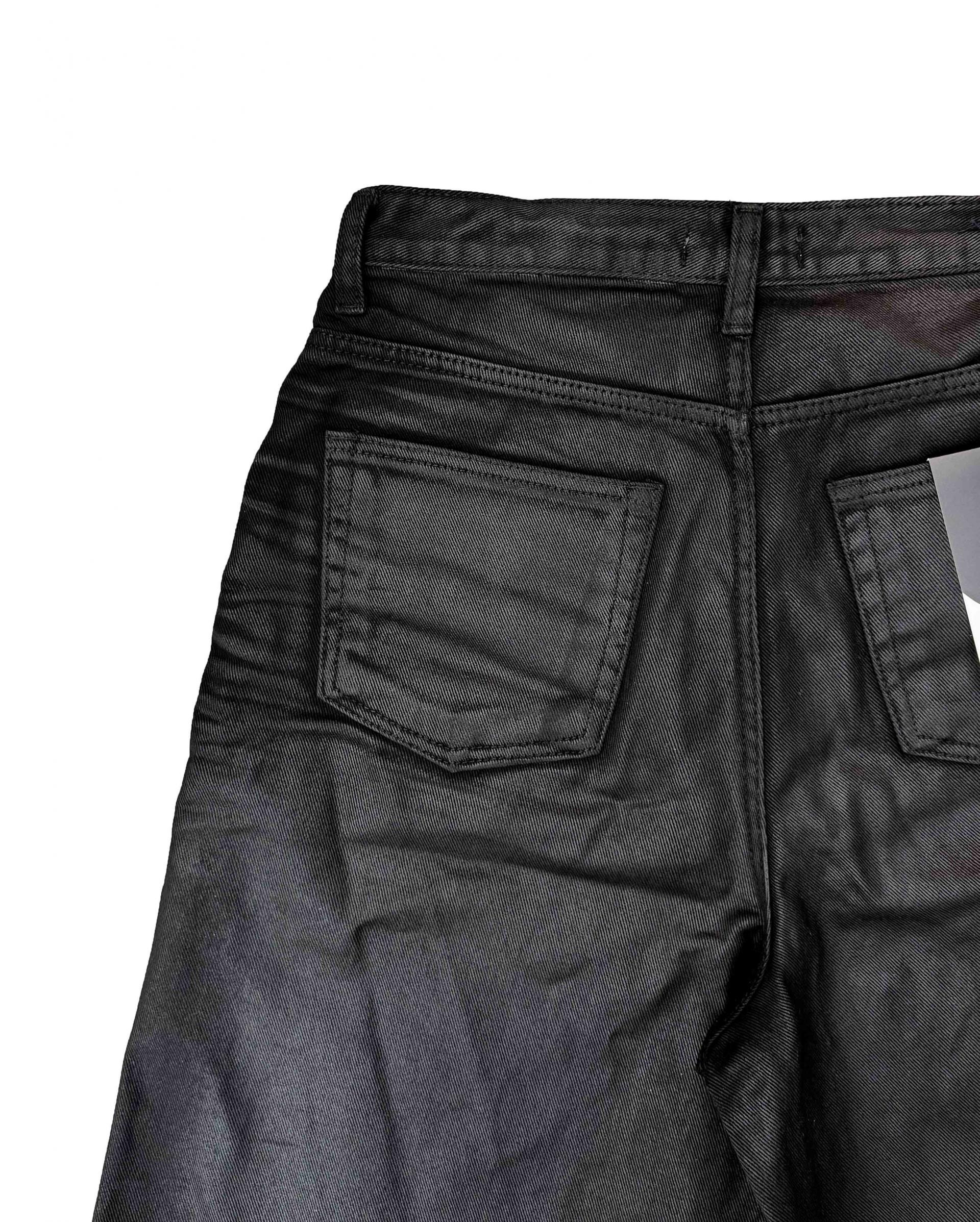 Embo-coated bermuda pants