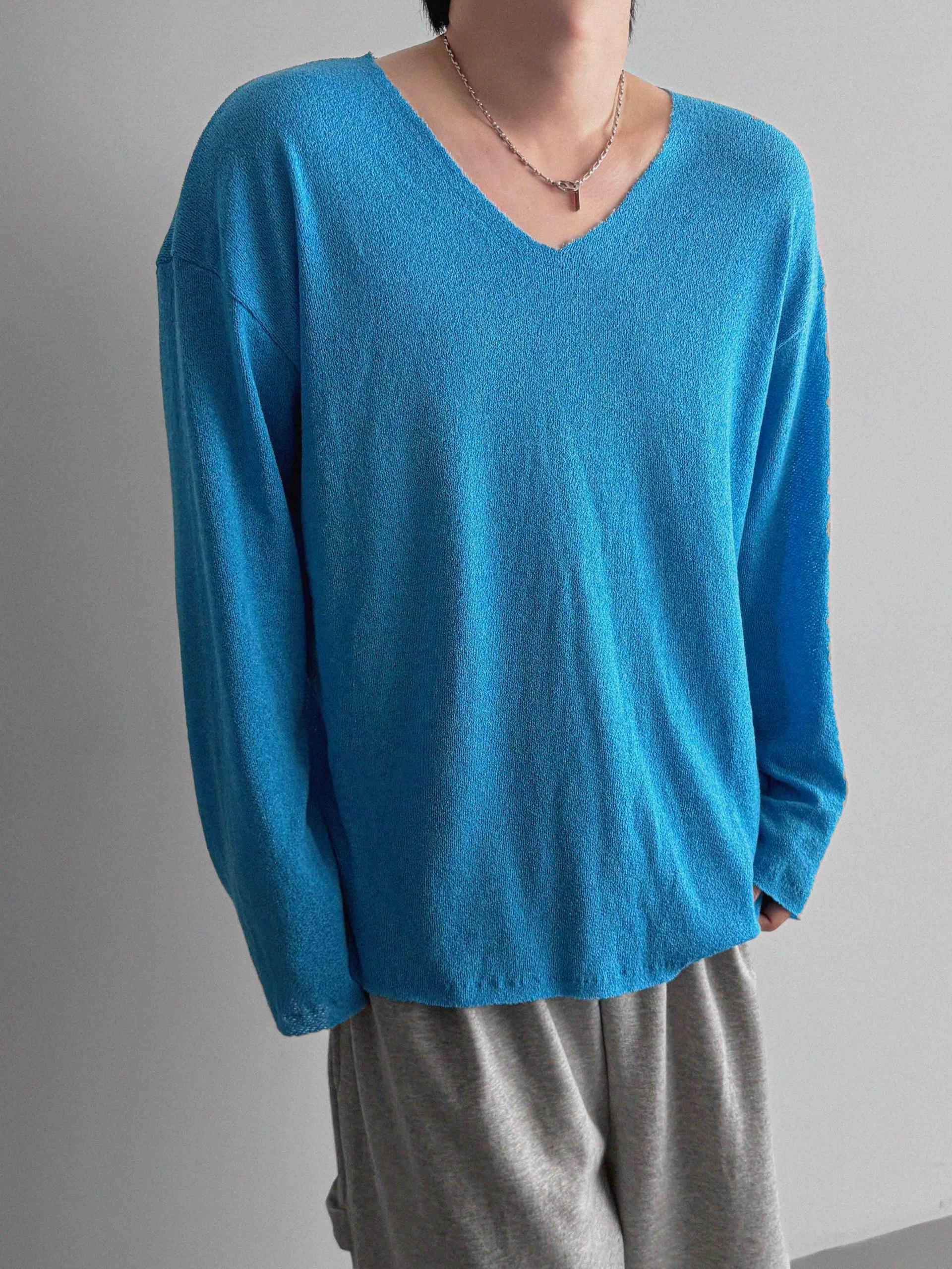 Linen v neck cut out knit