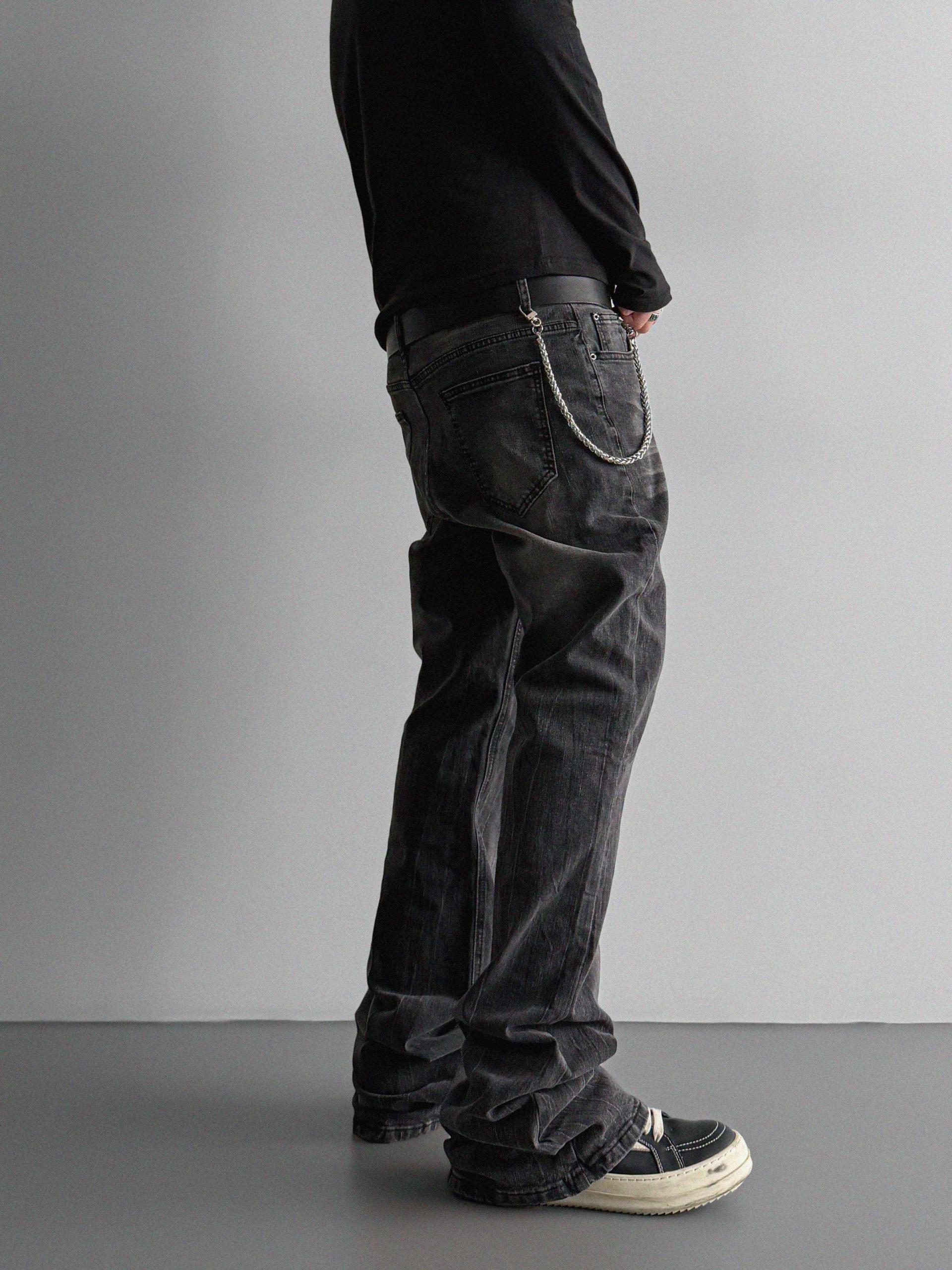 Slack sagging flare black jean