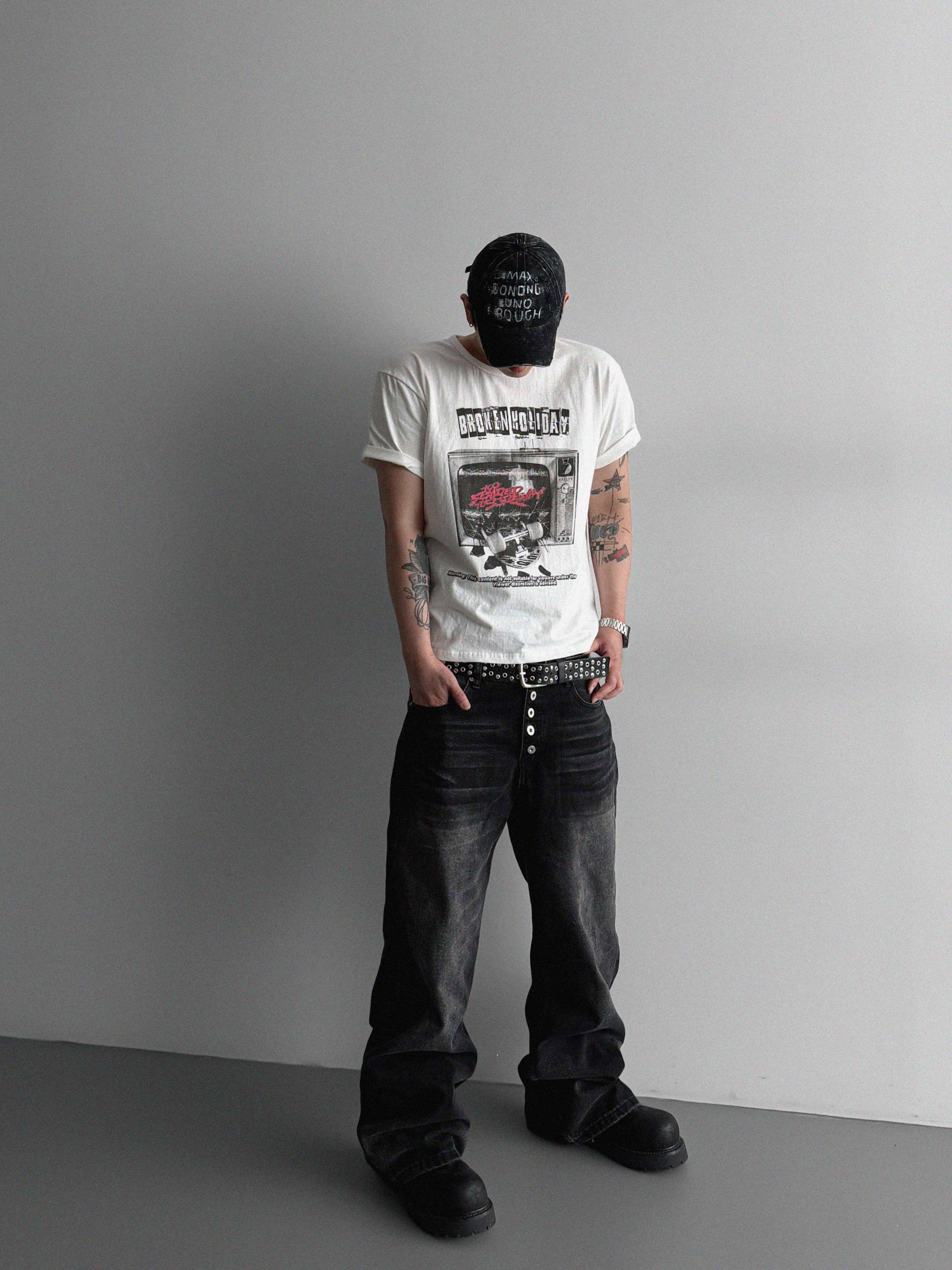 Broken crop half t