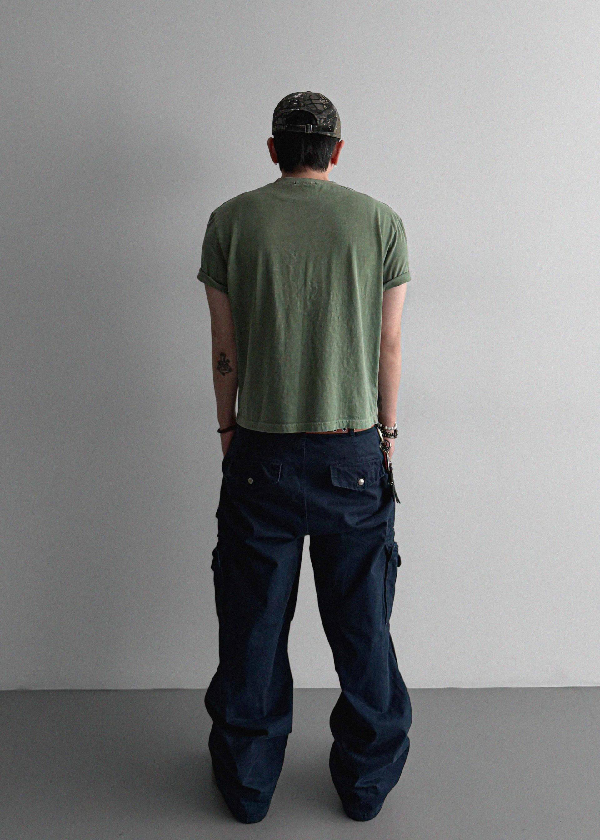 Fade pigment crop half t