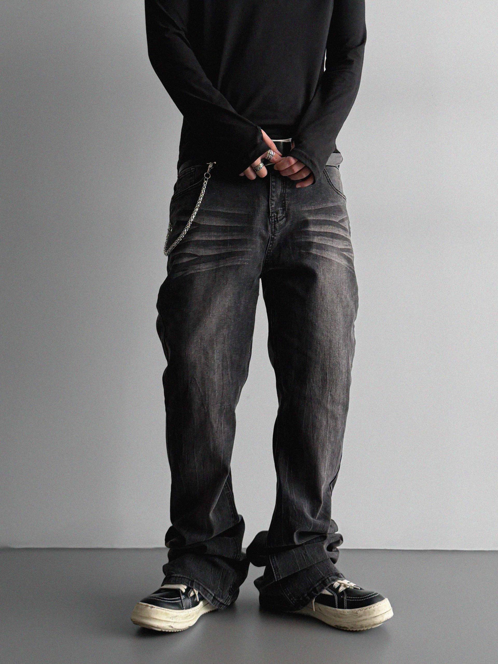 Slack sagging flare black jean