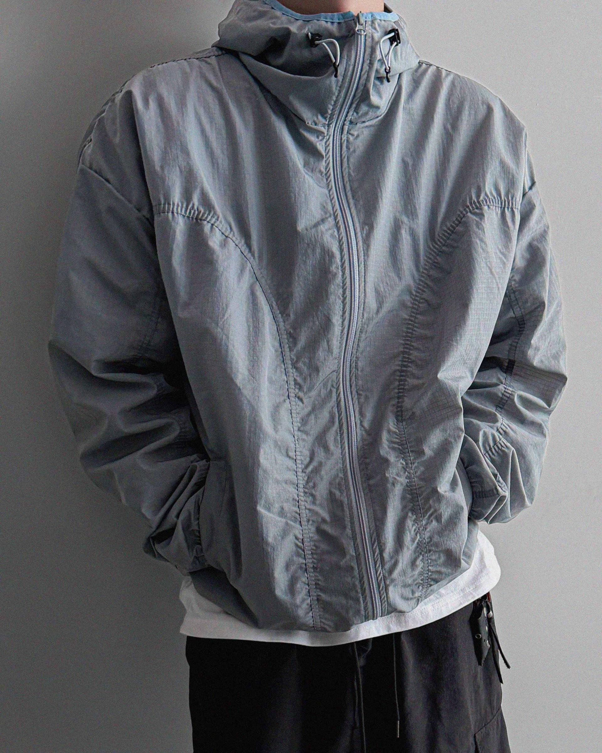 Core shirring waterproof hooded jacket