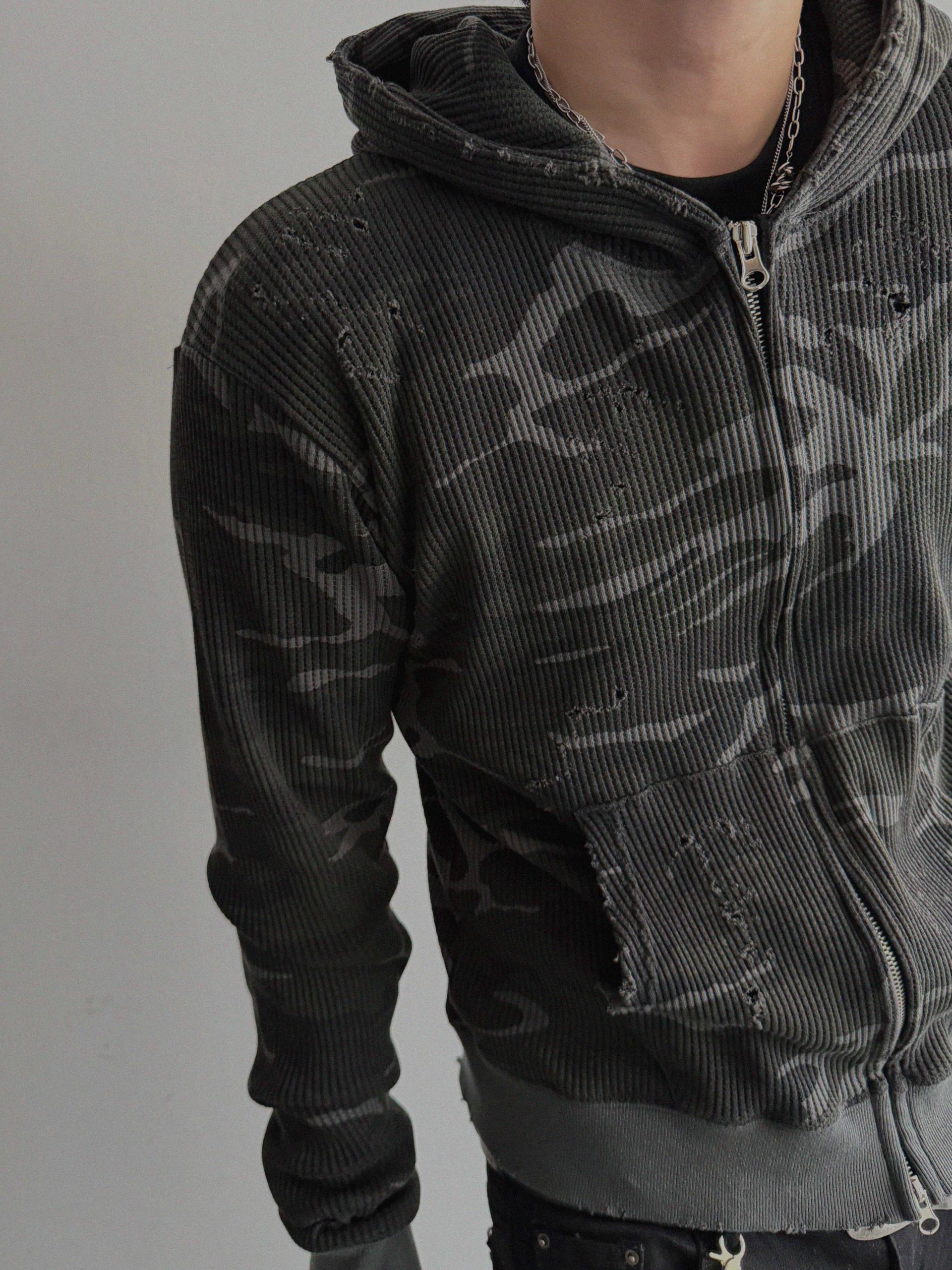 Destroyed camo crop hood zip-up