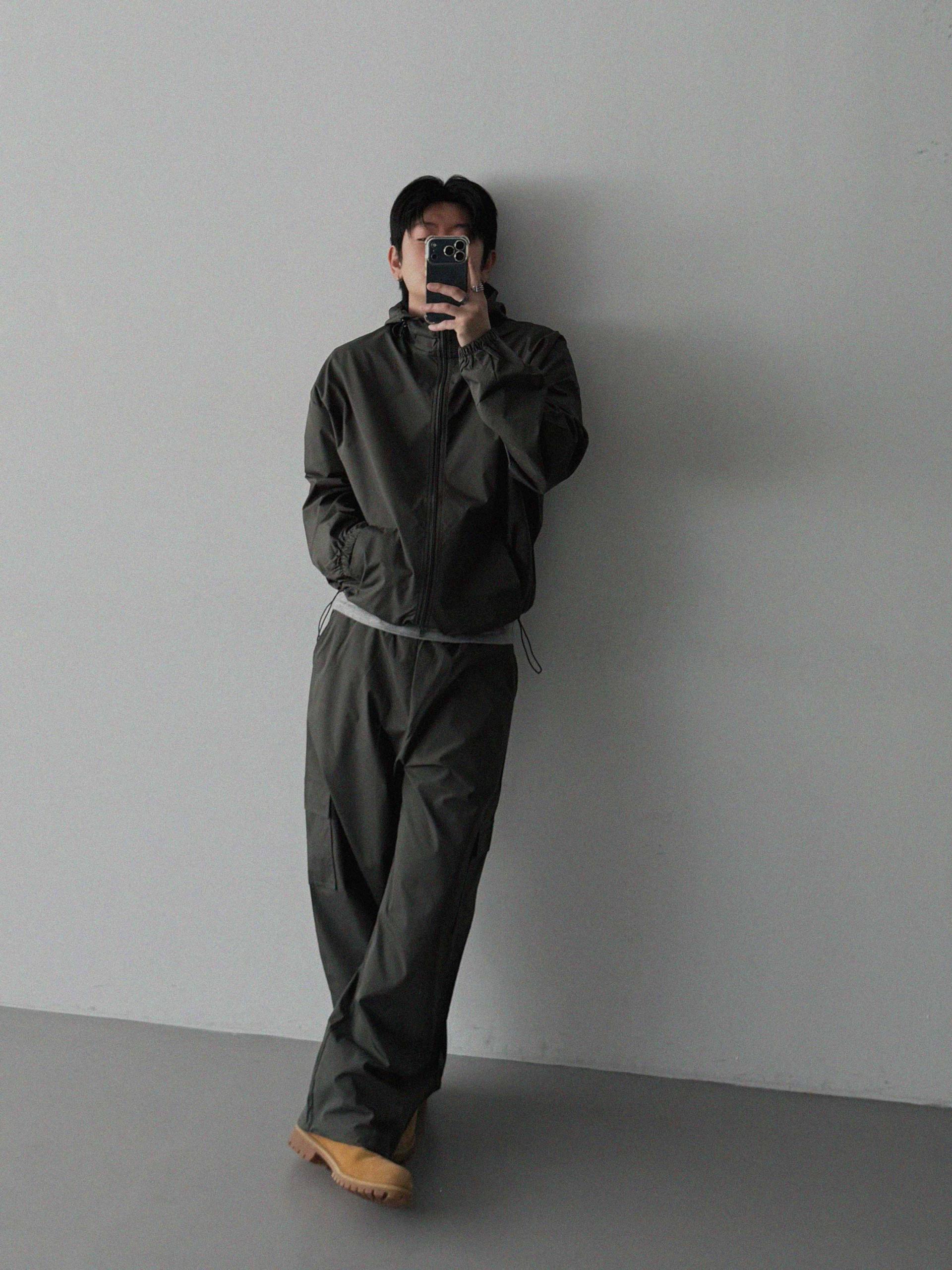 Space set-up [Wind breaker & Cargo pants]