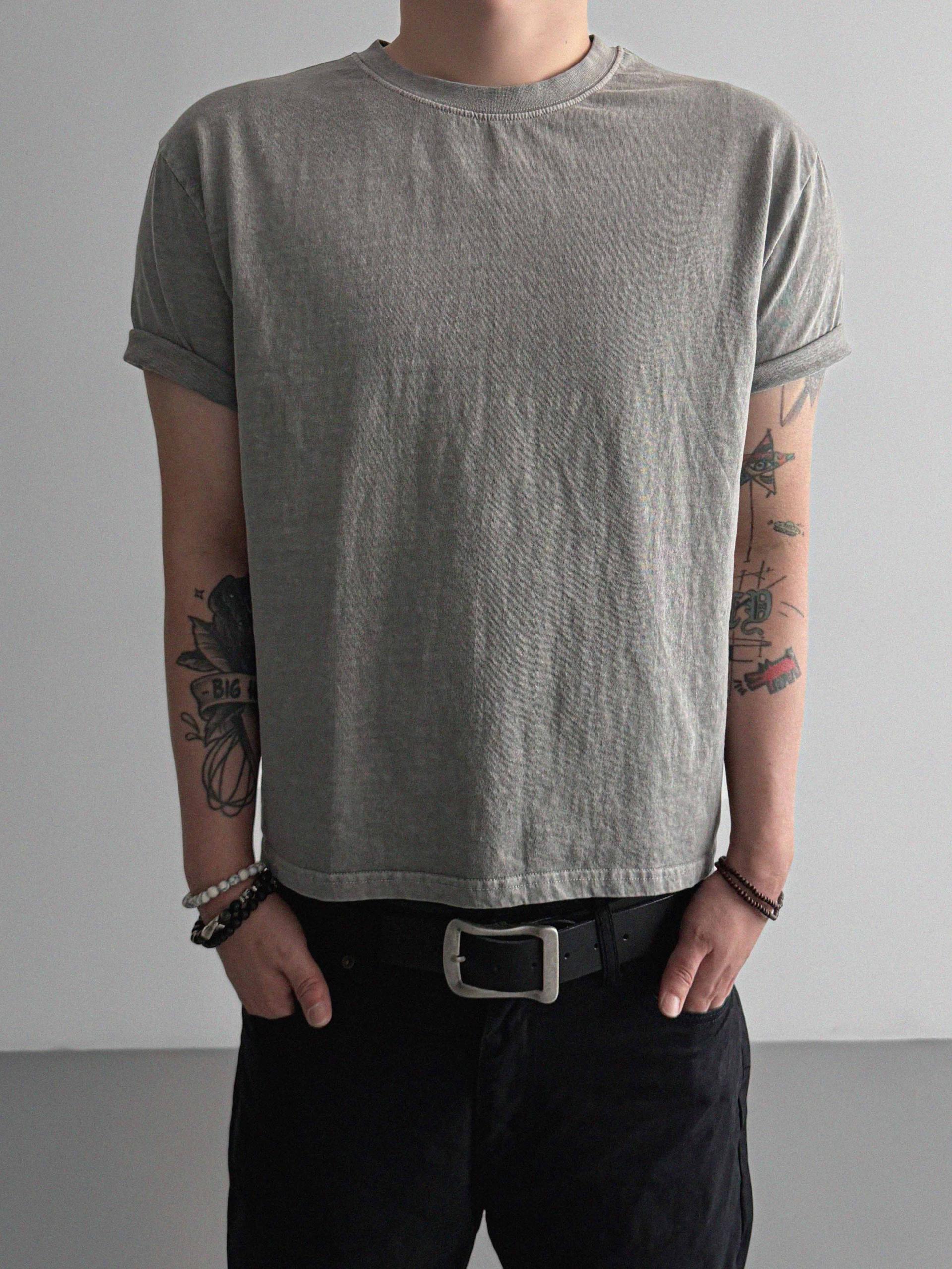 Fade pigment crop half t