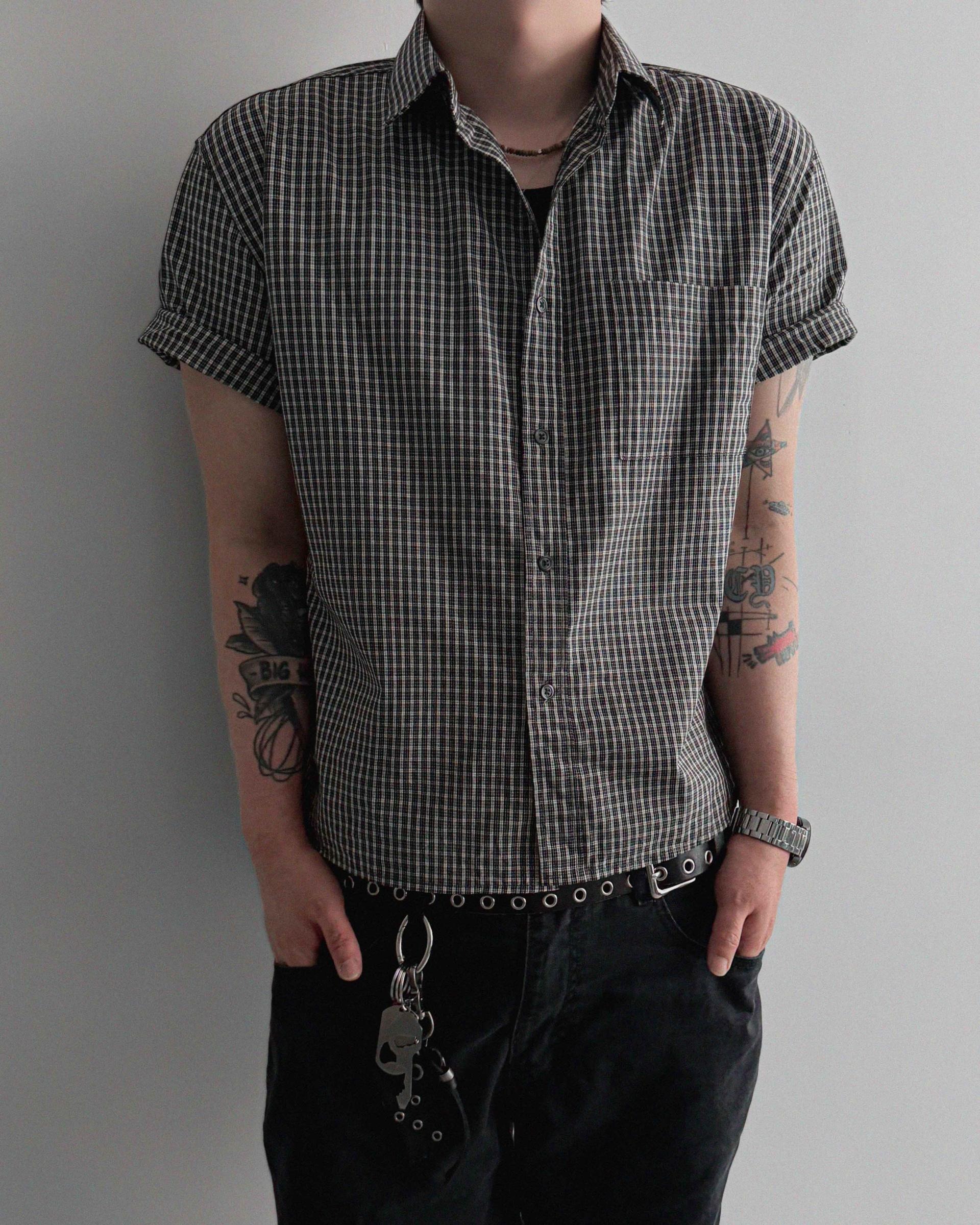 Grid check crop half shirt