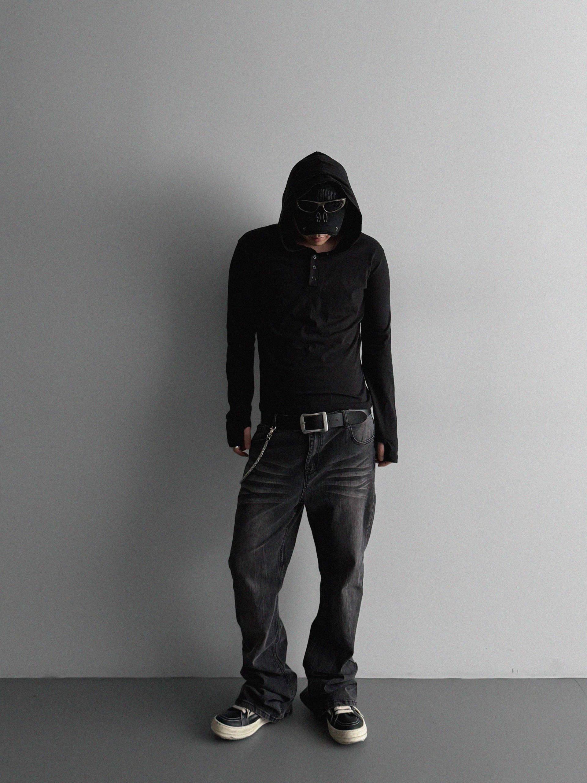Slack sagging flare black jean