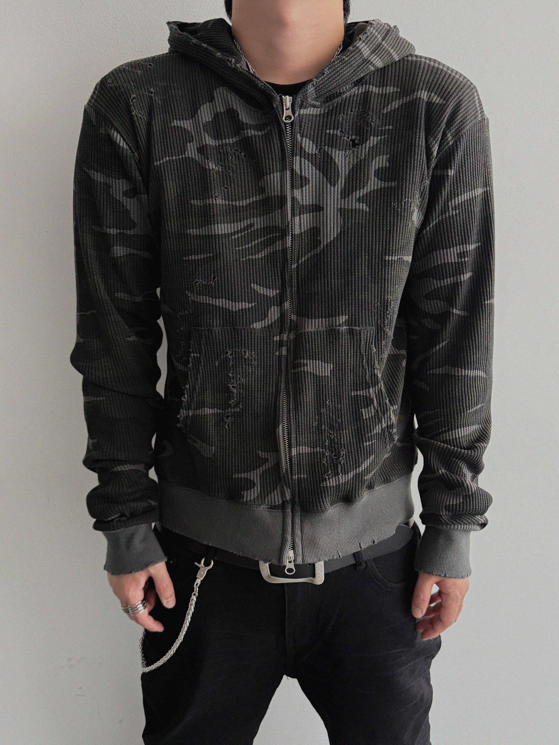 Destroyed camo crop hood zip-up