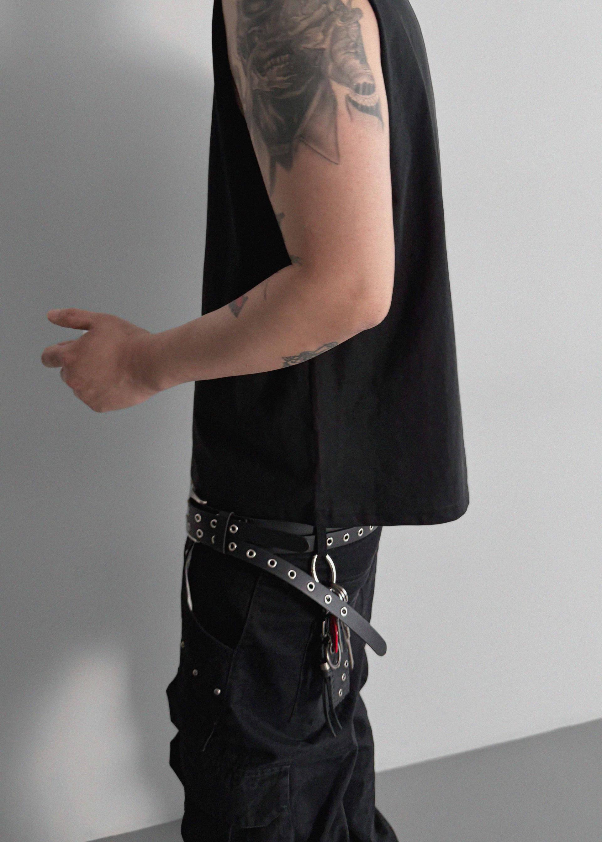 Eyelet shoulder crop sleeveless