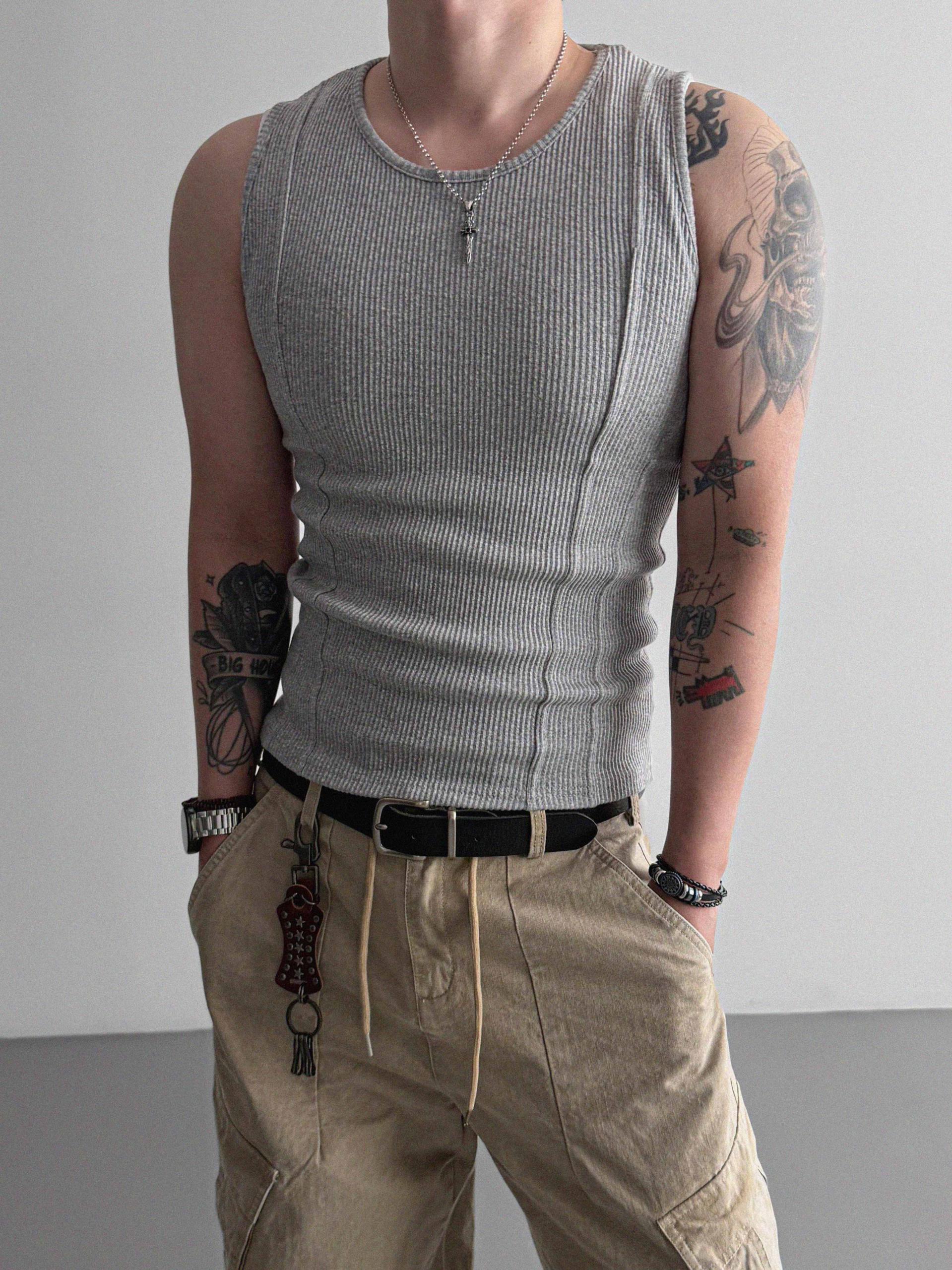 Incision ribbed slim sleeveless
