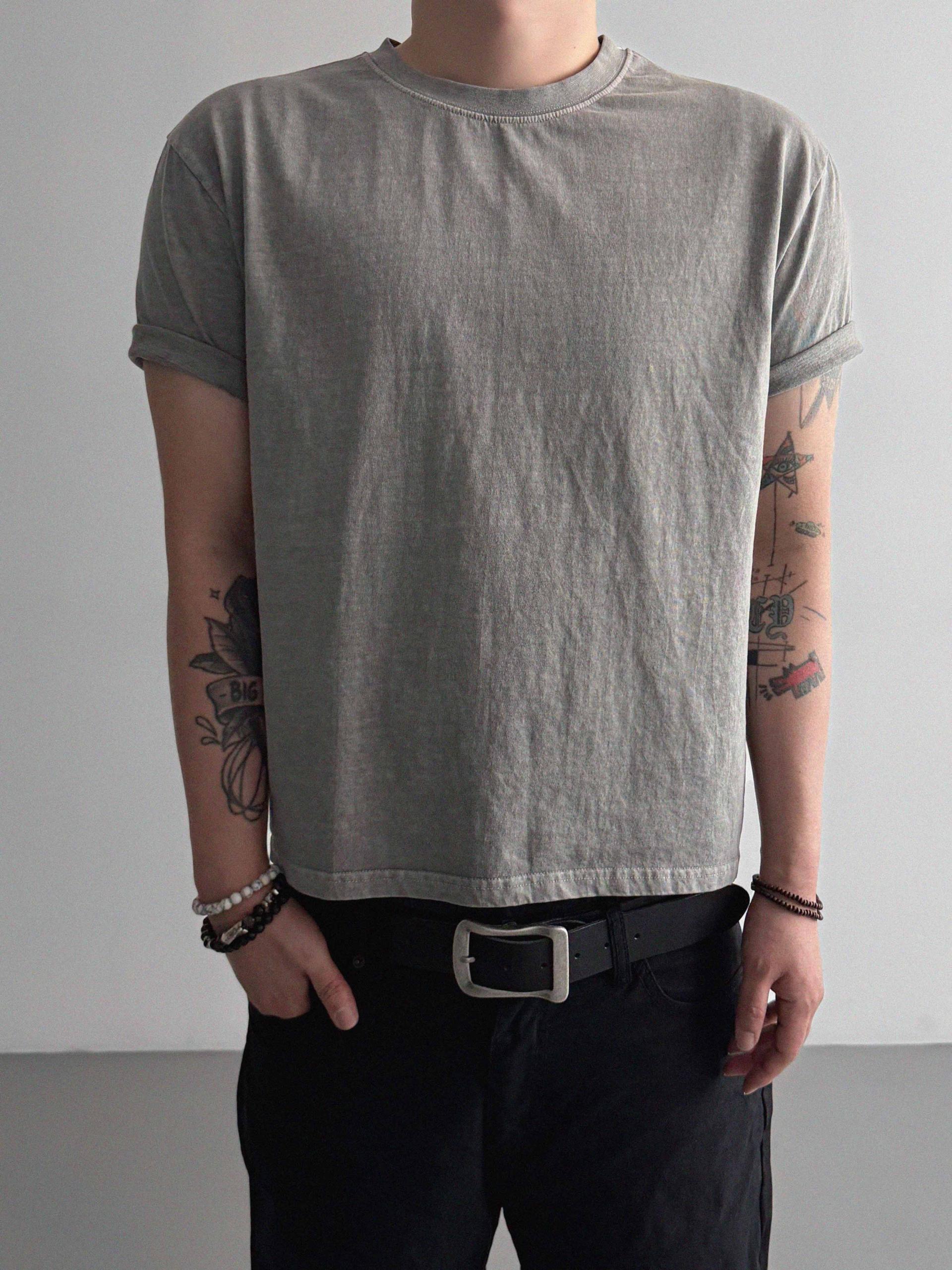 Fade pigment crop half t