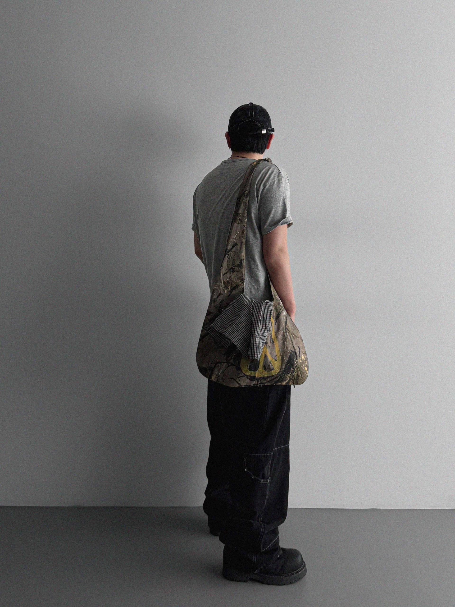 Eyelet pocket balloon denim pants