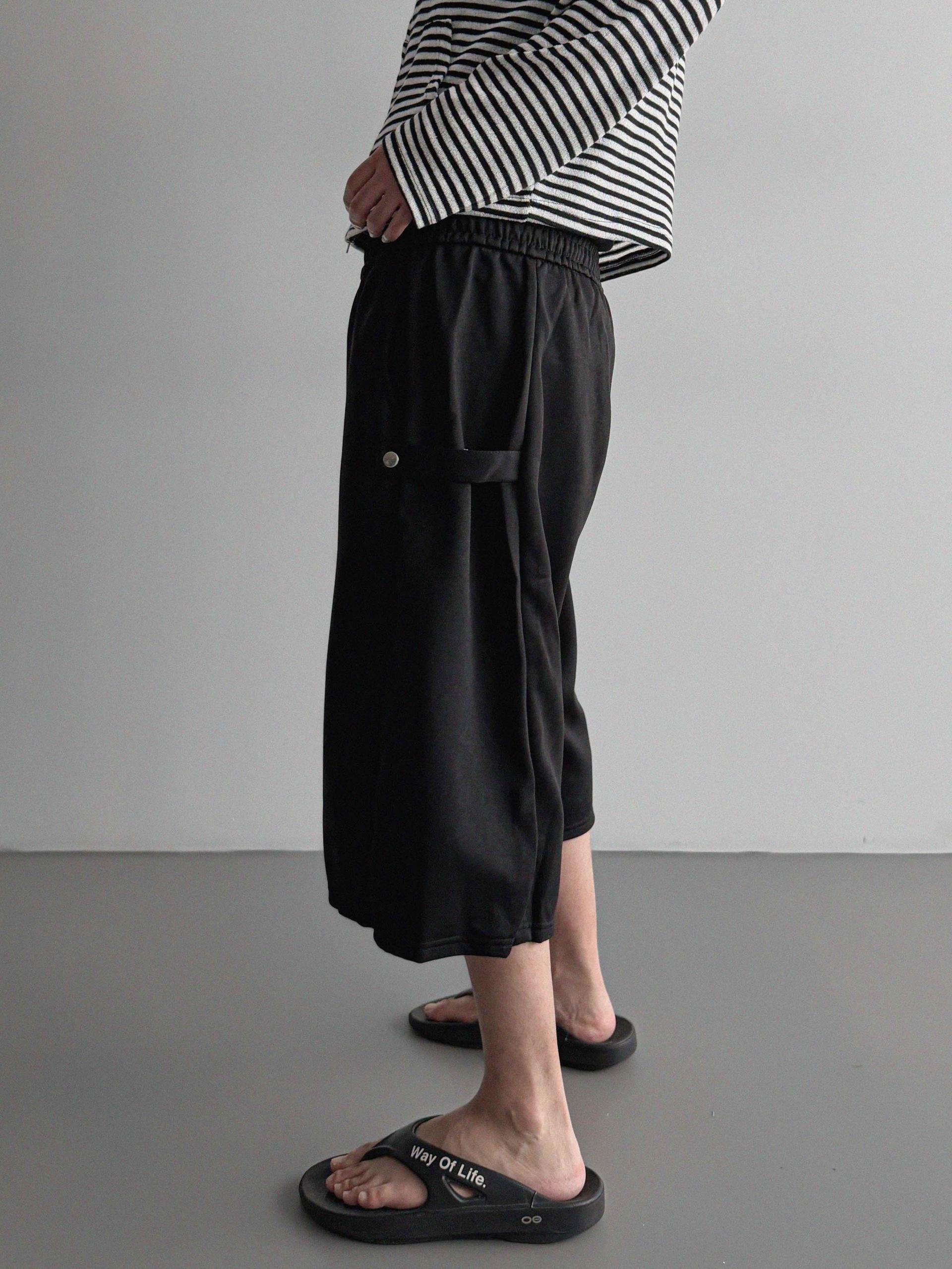 Side snap bermuda sweat pants