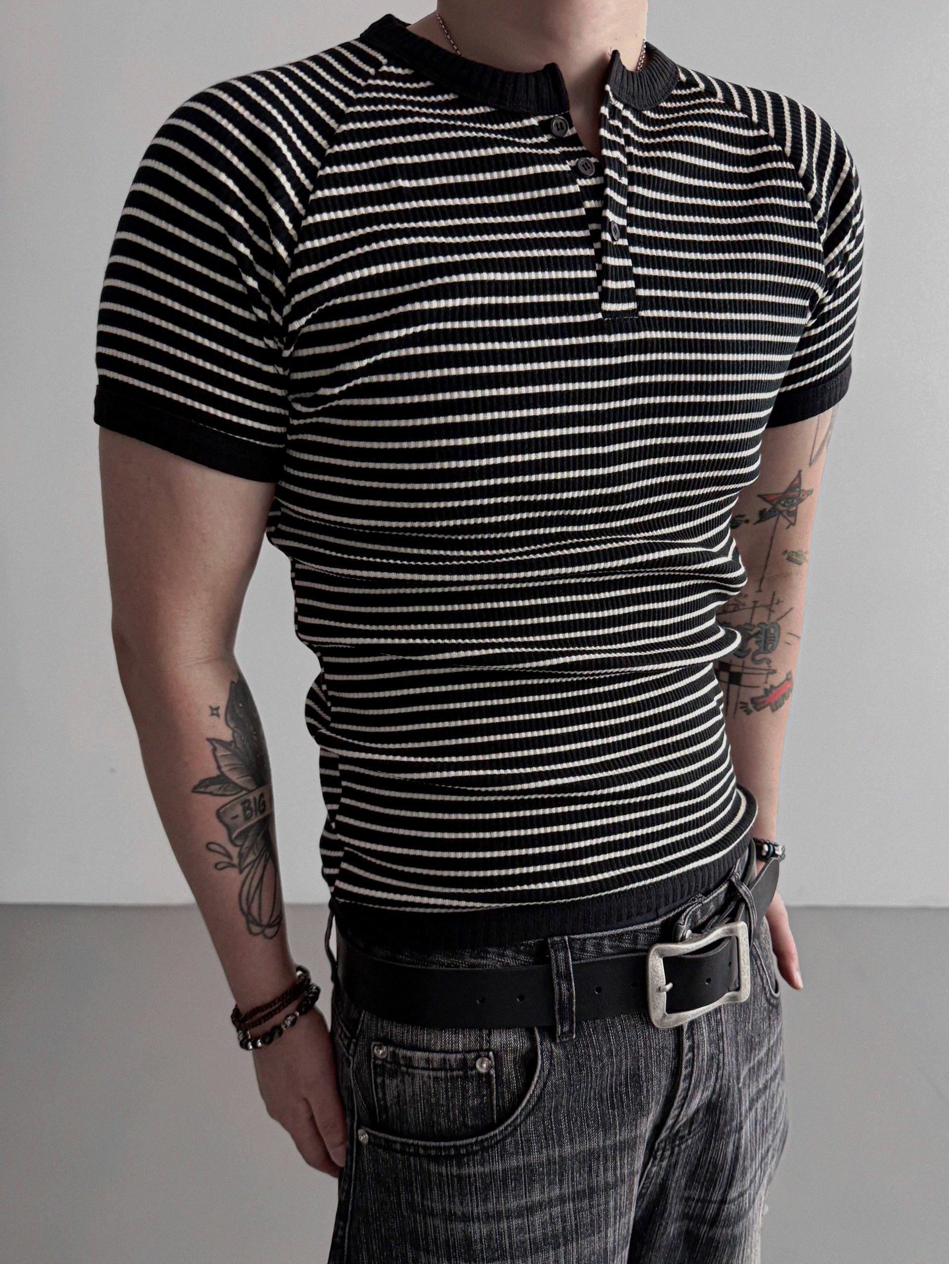 Ribbed stripe henley neck muscle half T
