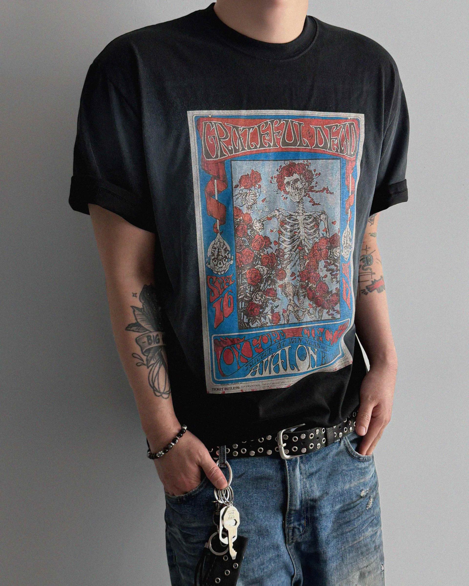 Skull dirty over half t