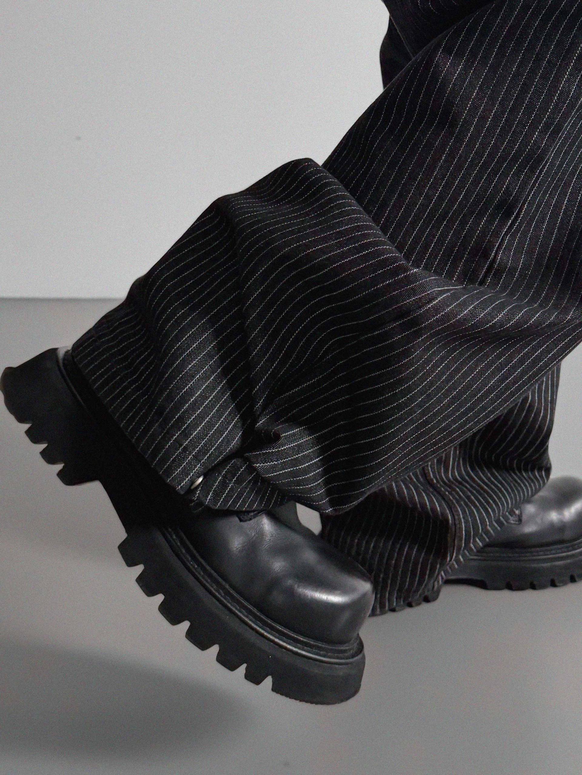 Stripe rivet non-faded pants