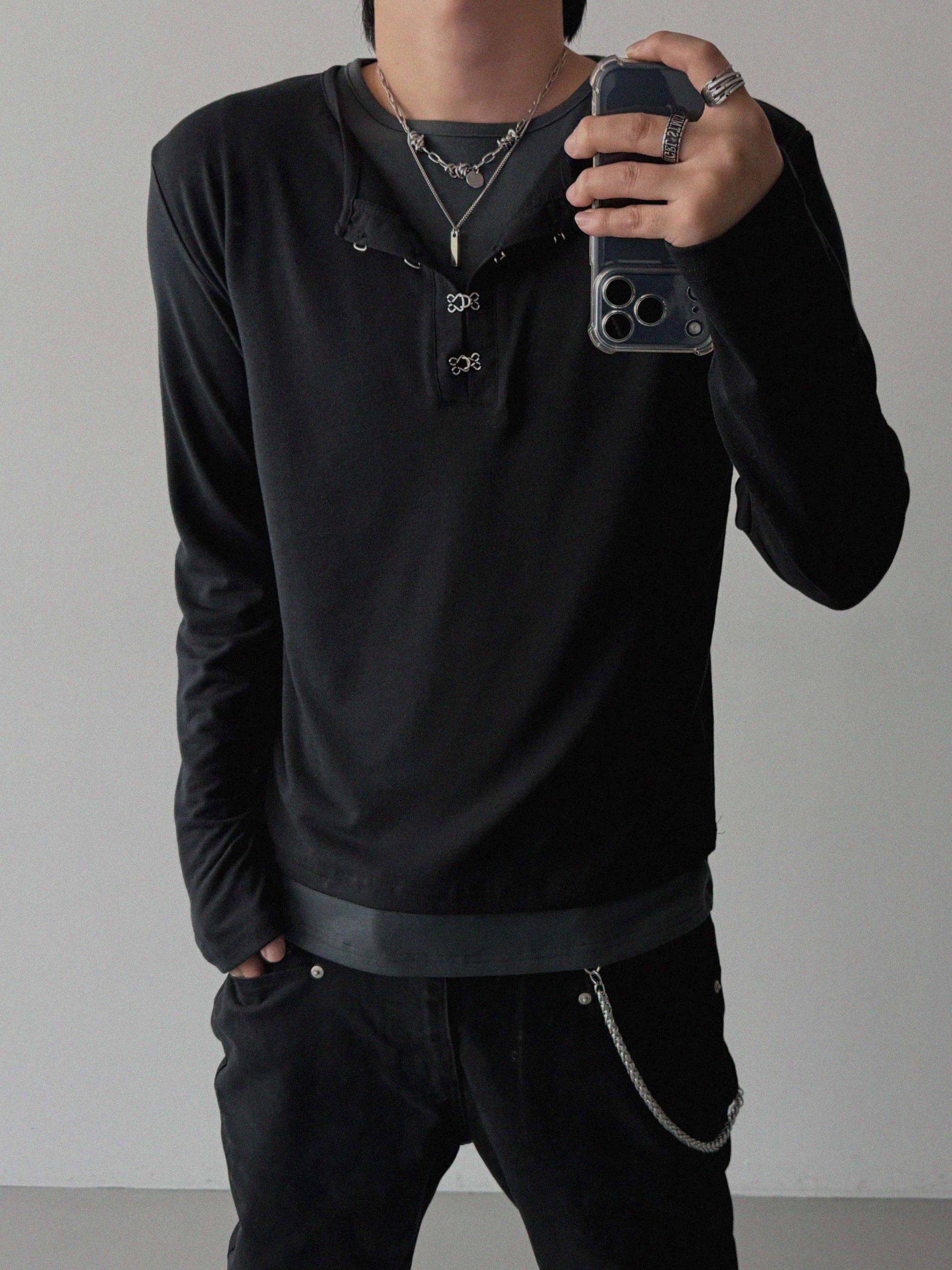 Buckle henley neck layered crop t